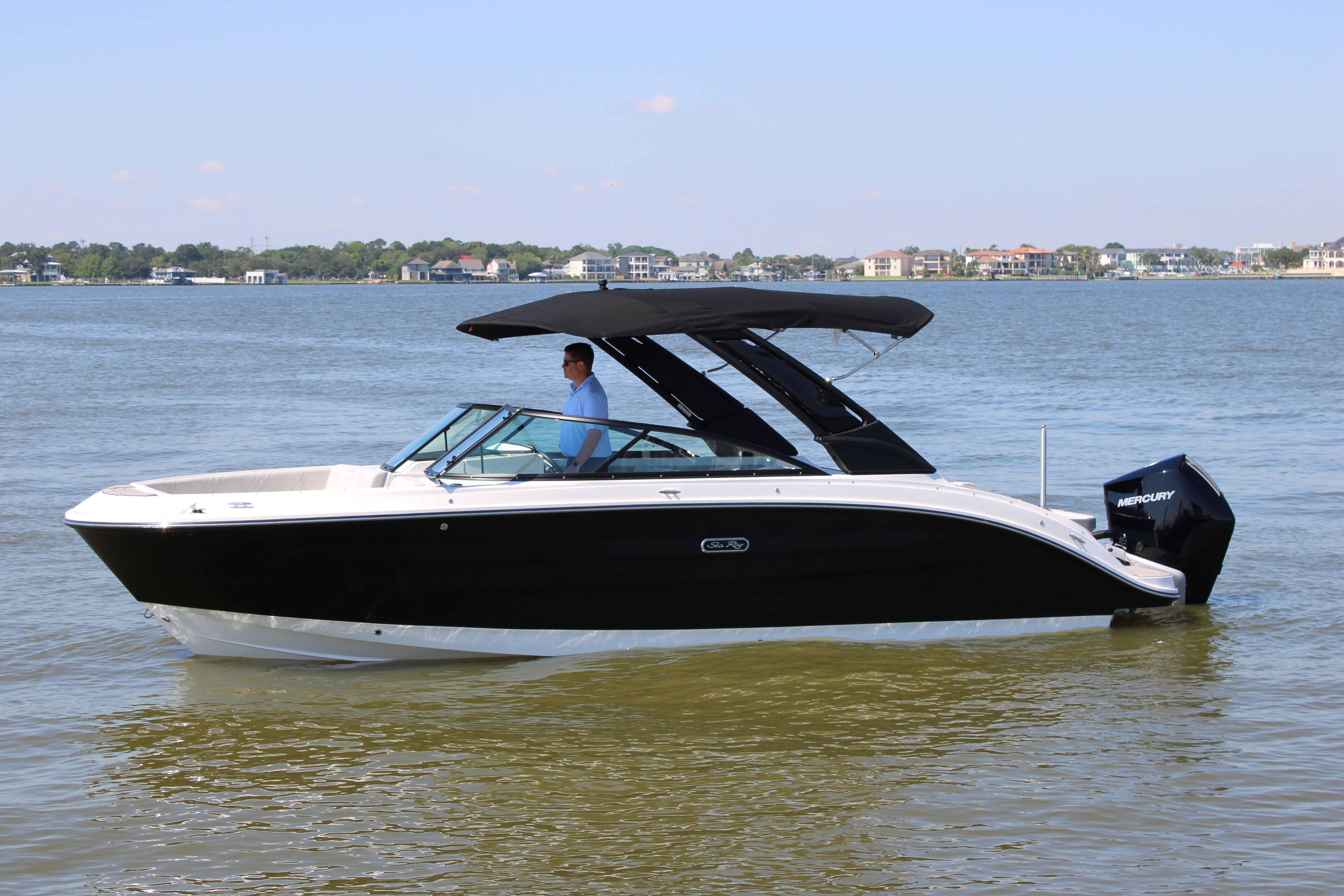 2026 Sea Ray SDX 250 Outboard