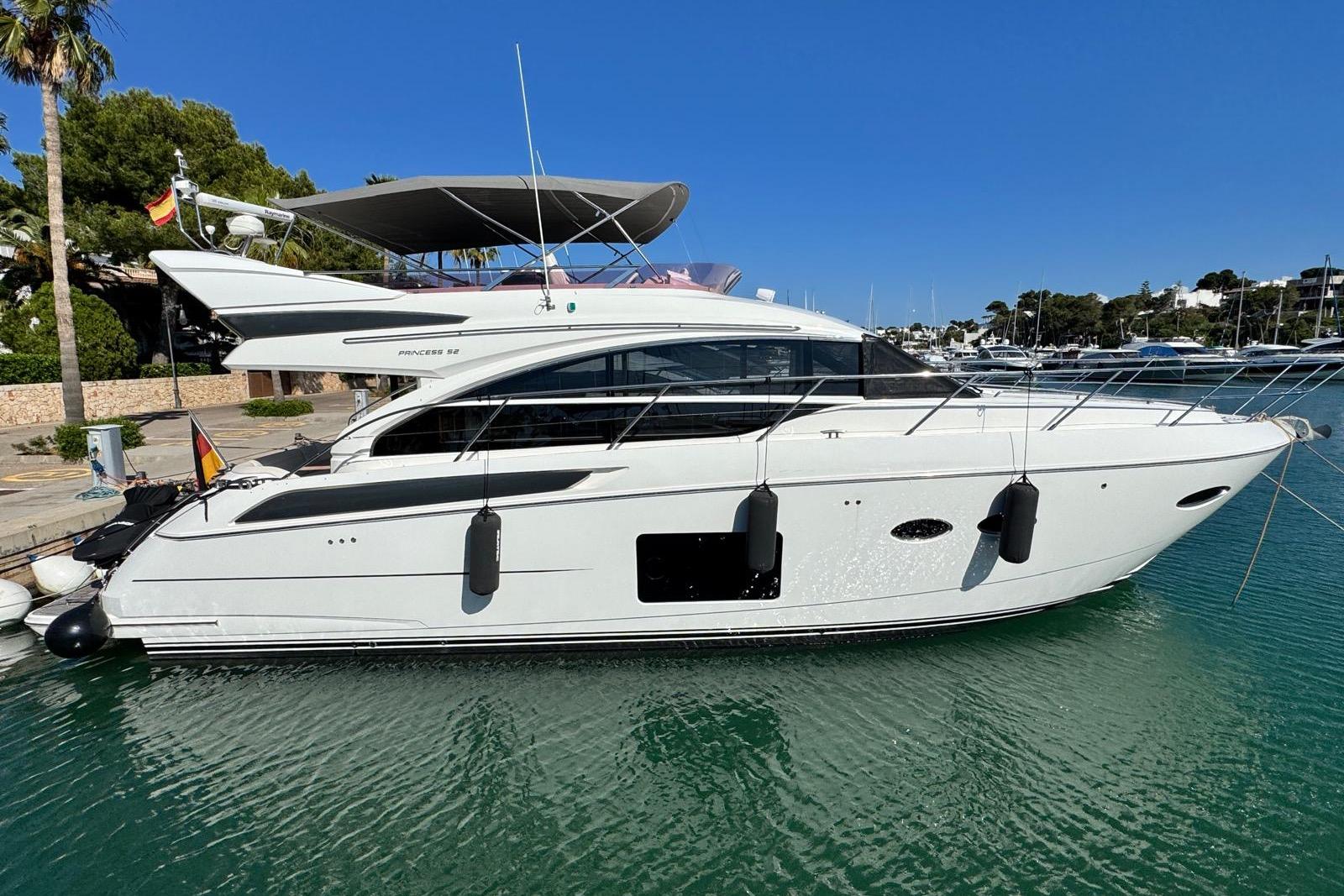 2015 Princess 52