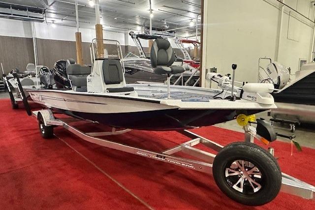 2026 Xpress H20B Bay