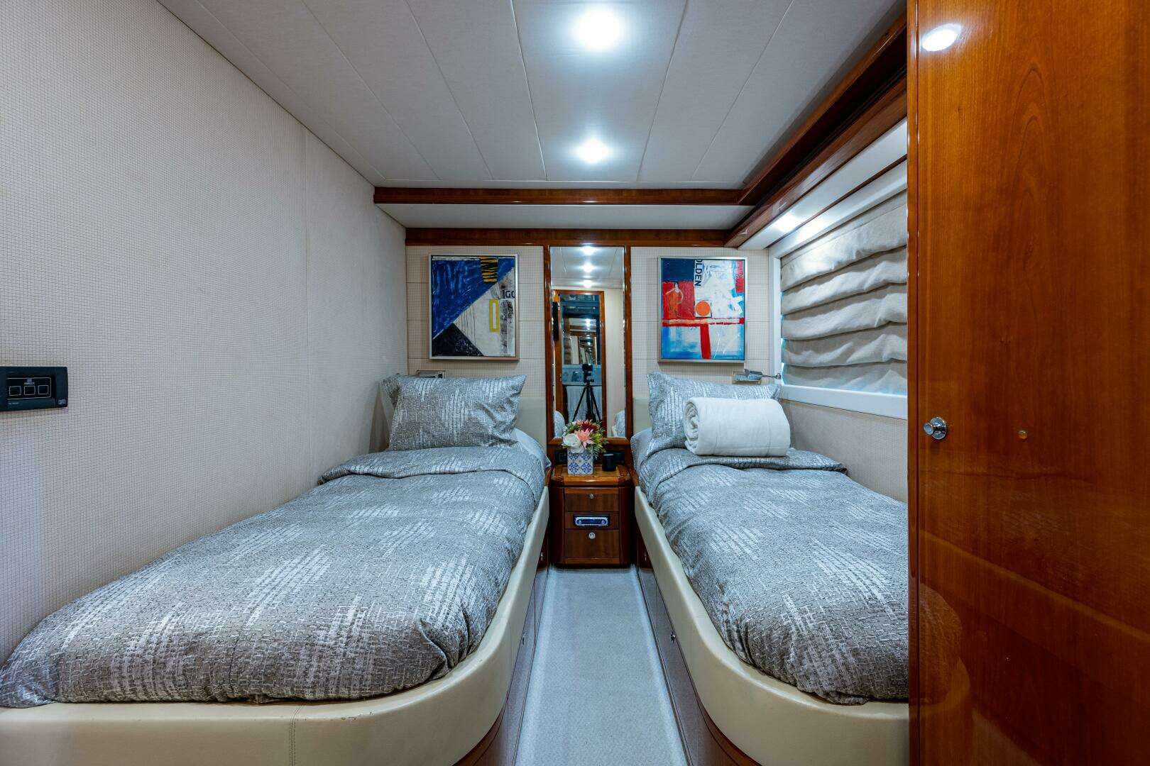 2006 Ferretti Yachts 830 - Image 118