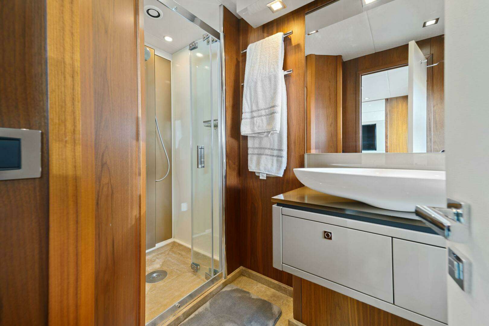 2013 Sunseeker Predator 84 - Image 27
