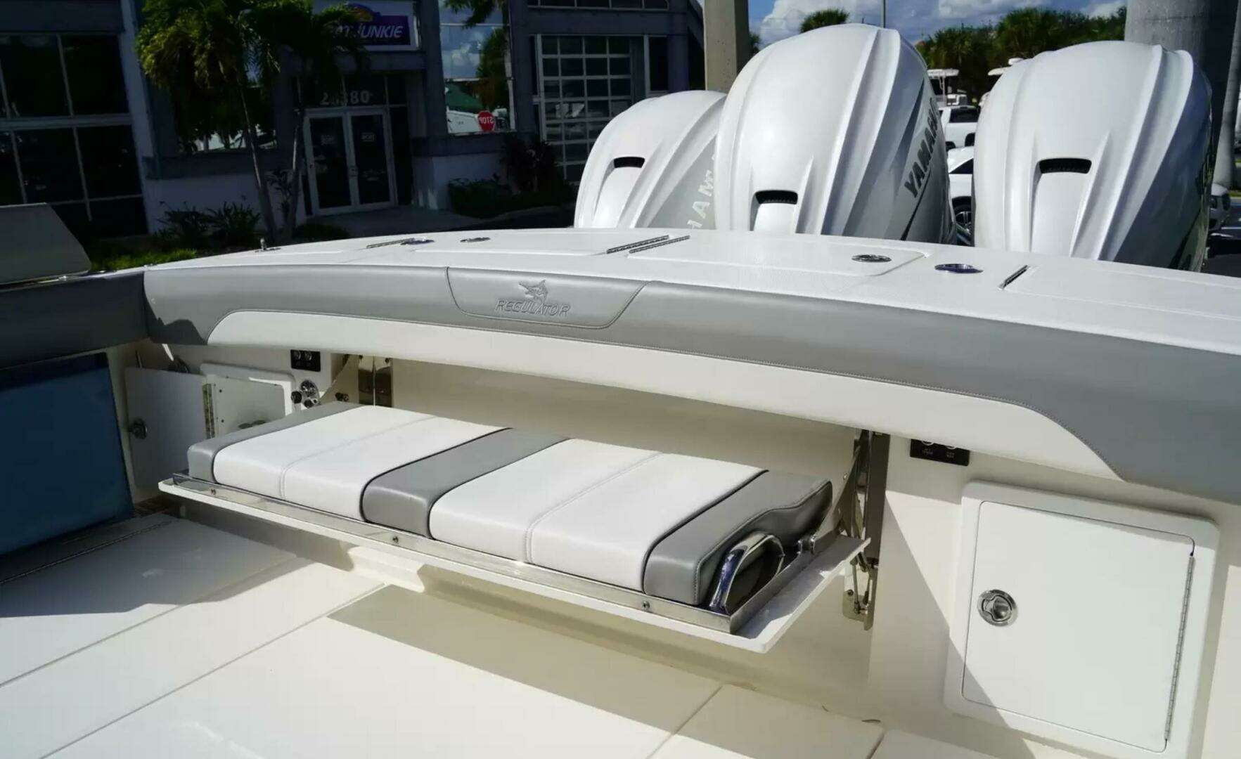 2023 Regulator 37 - Image 5