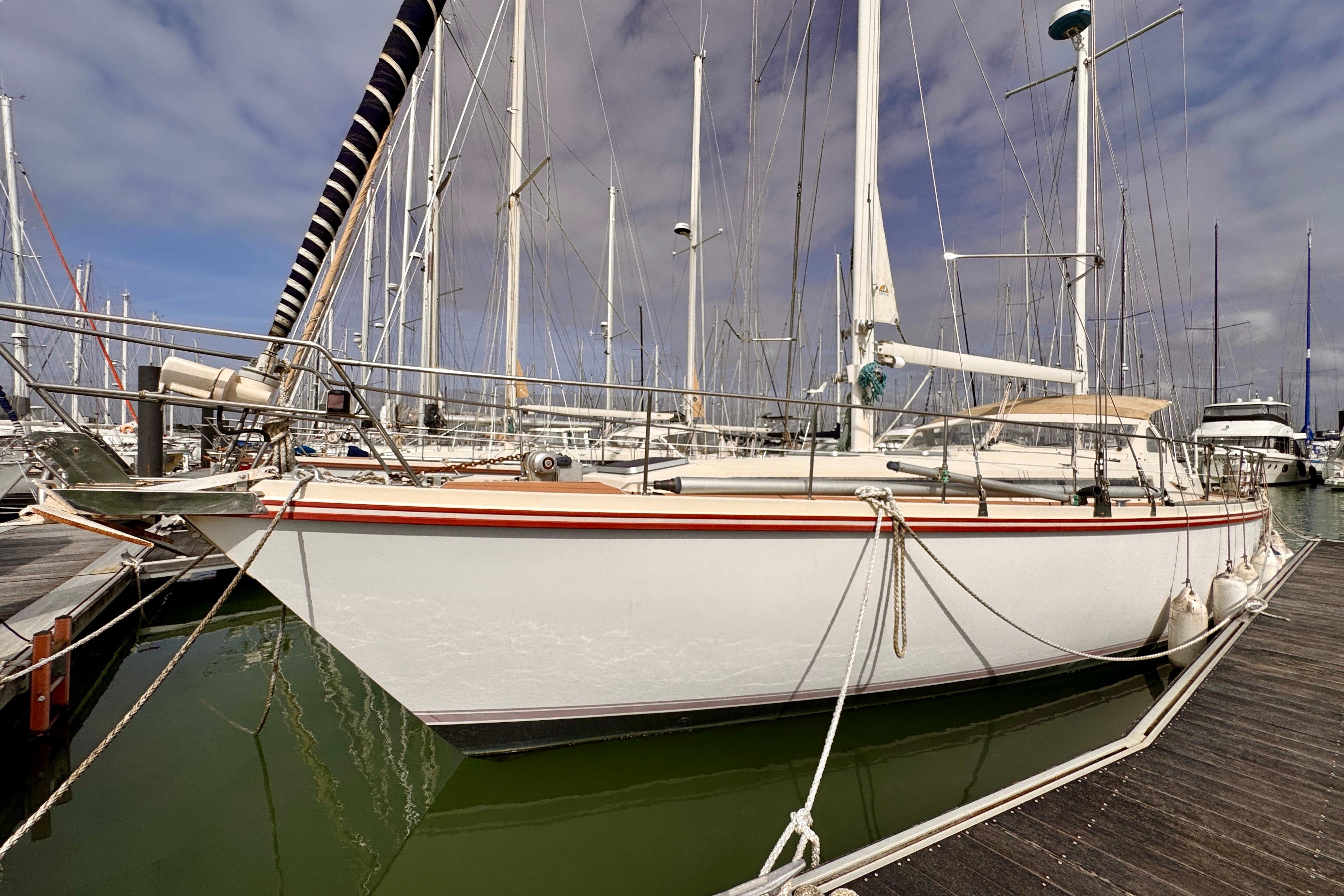2004 Amel super maramu 2000 red line