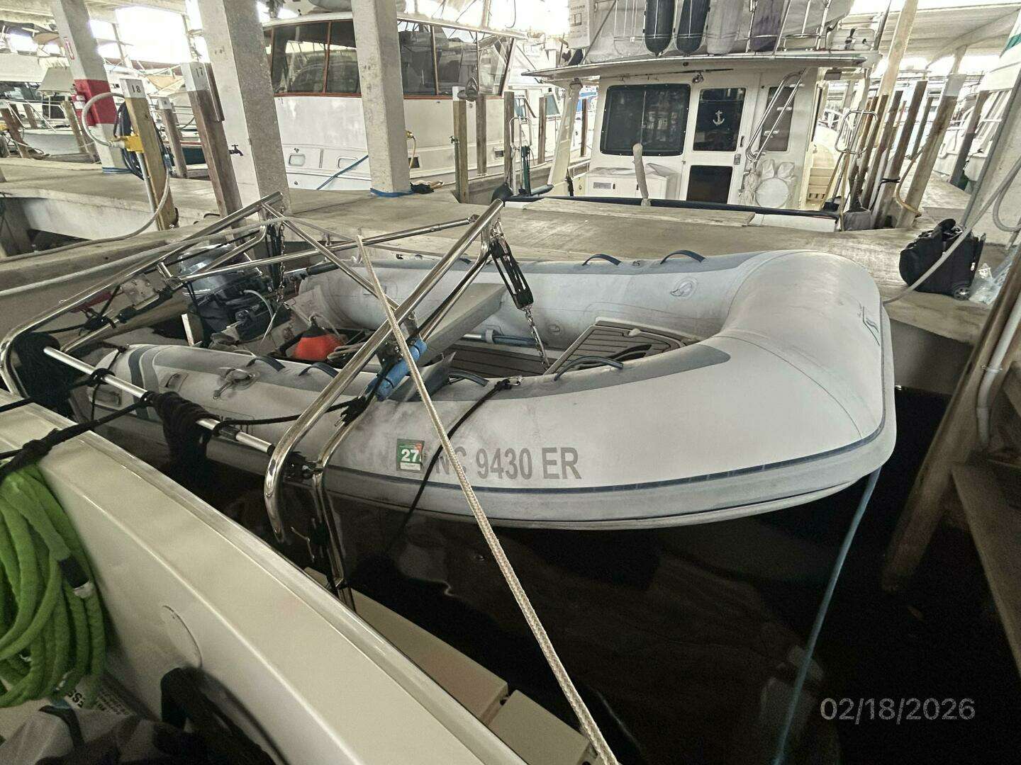 2004 Mainship 430 - Image 36
