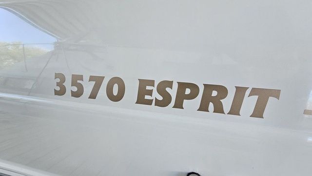 1996 Cruisers Yachts 3570 Esprit - 30