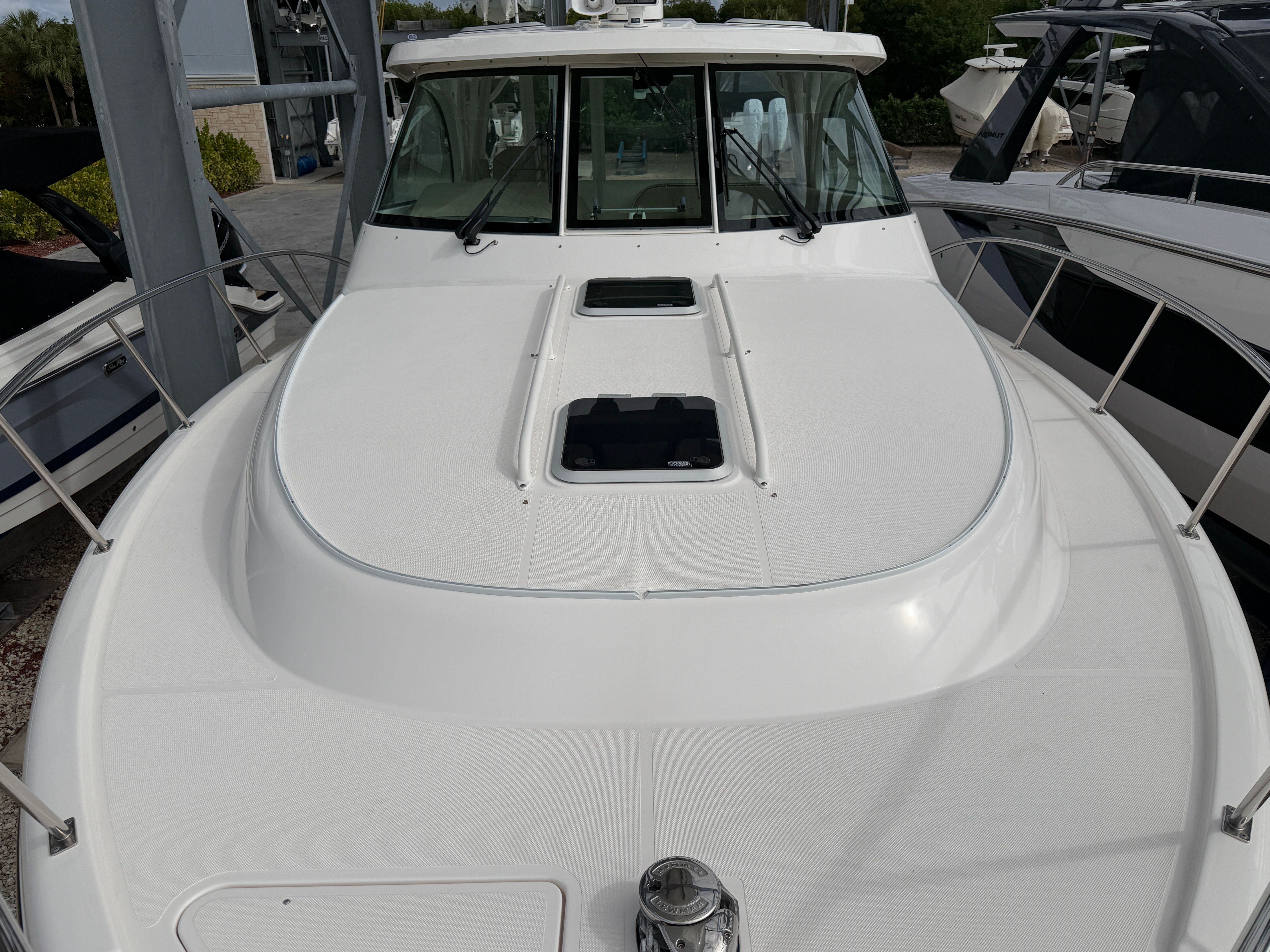 2017 Pursuit OS 385 Offshore - 19
