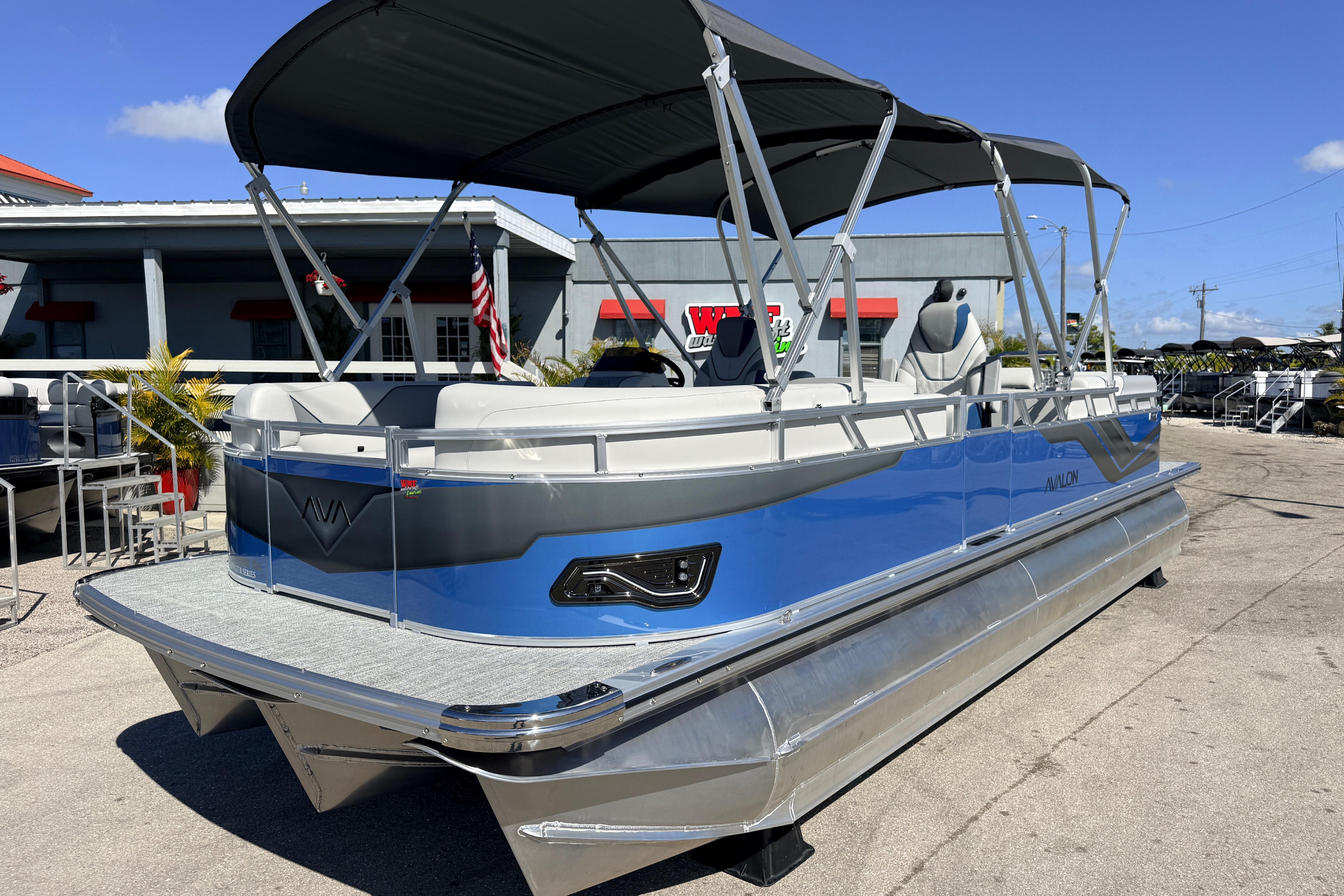 2026 Avalon 2585 Venture 85 Quad Lounger, Tri Toon, High Performance