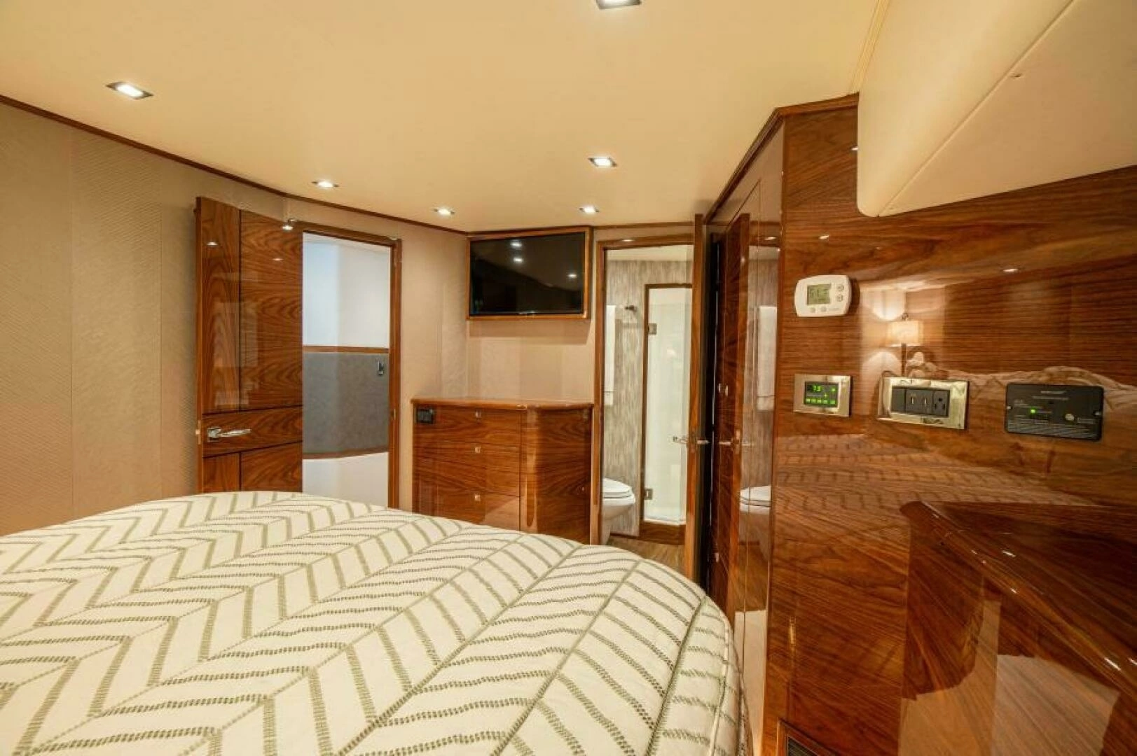 2023 Viking 64 Convertible - Image 24