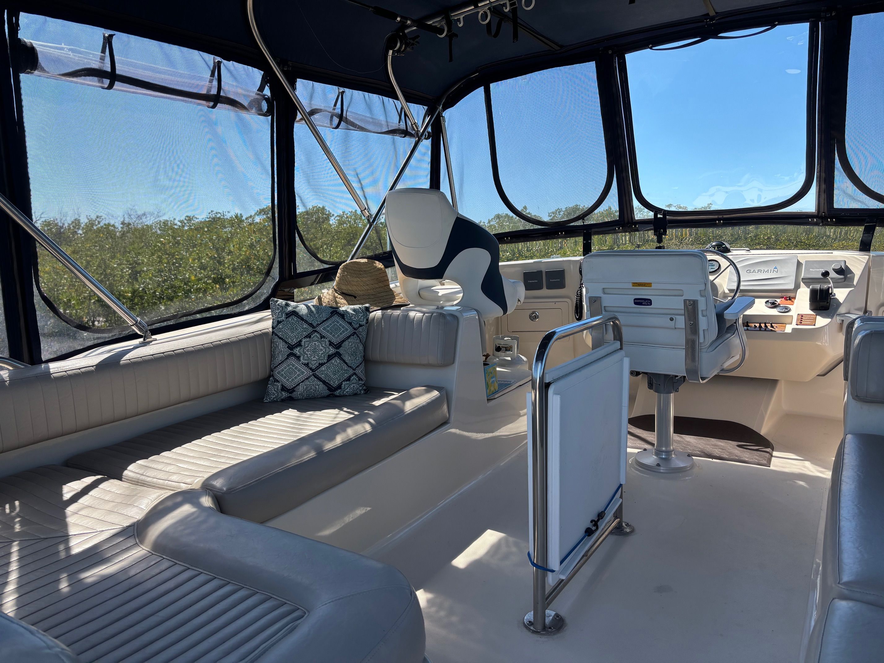 2005 Mainship 400 Trawler - 20