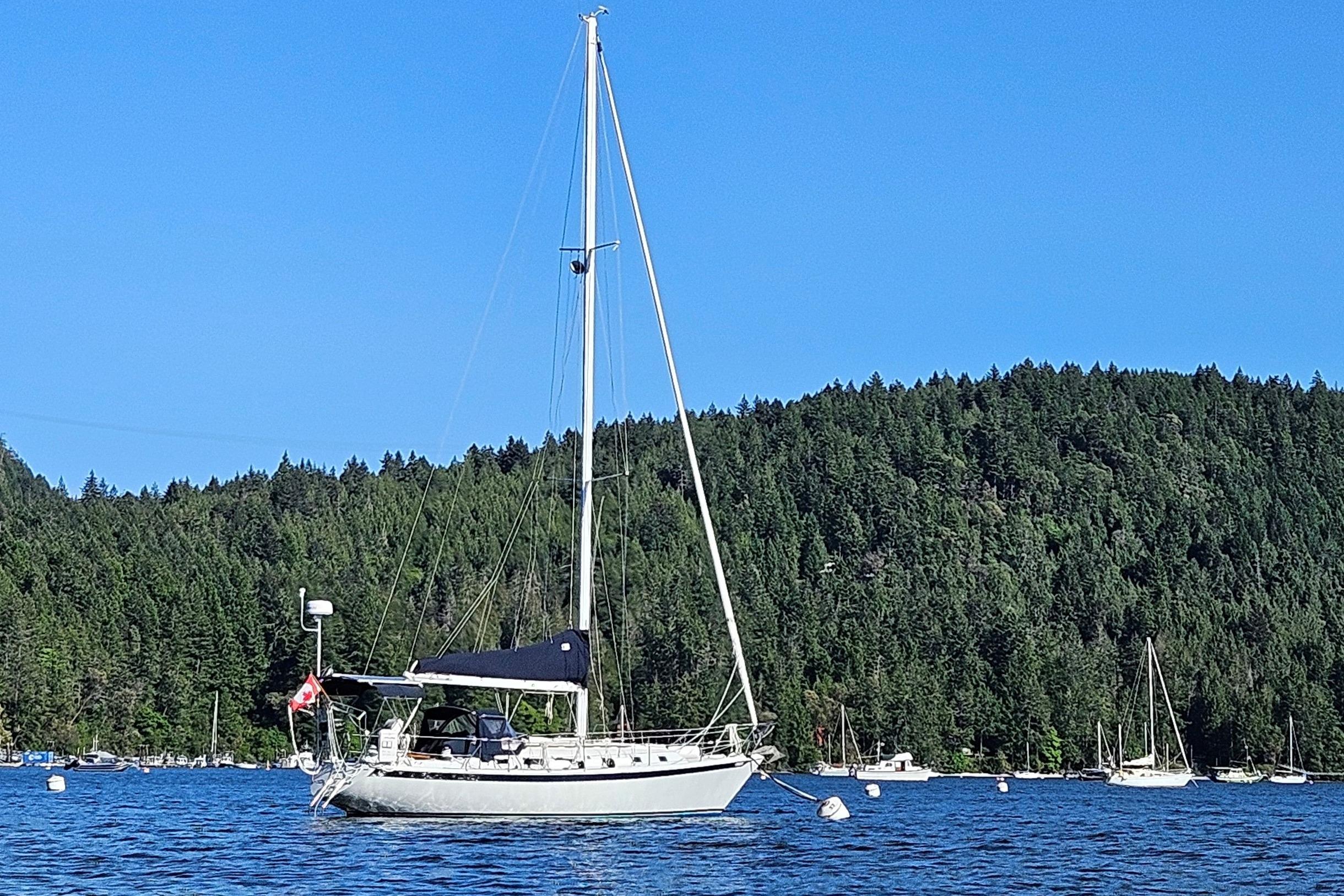 1989 Ericson 38 - 200 Masthead Sloop