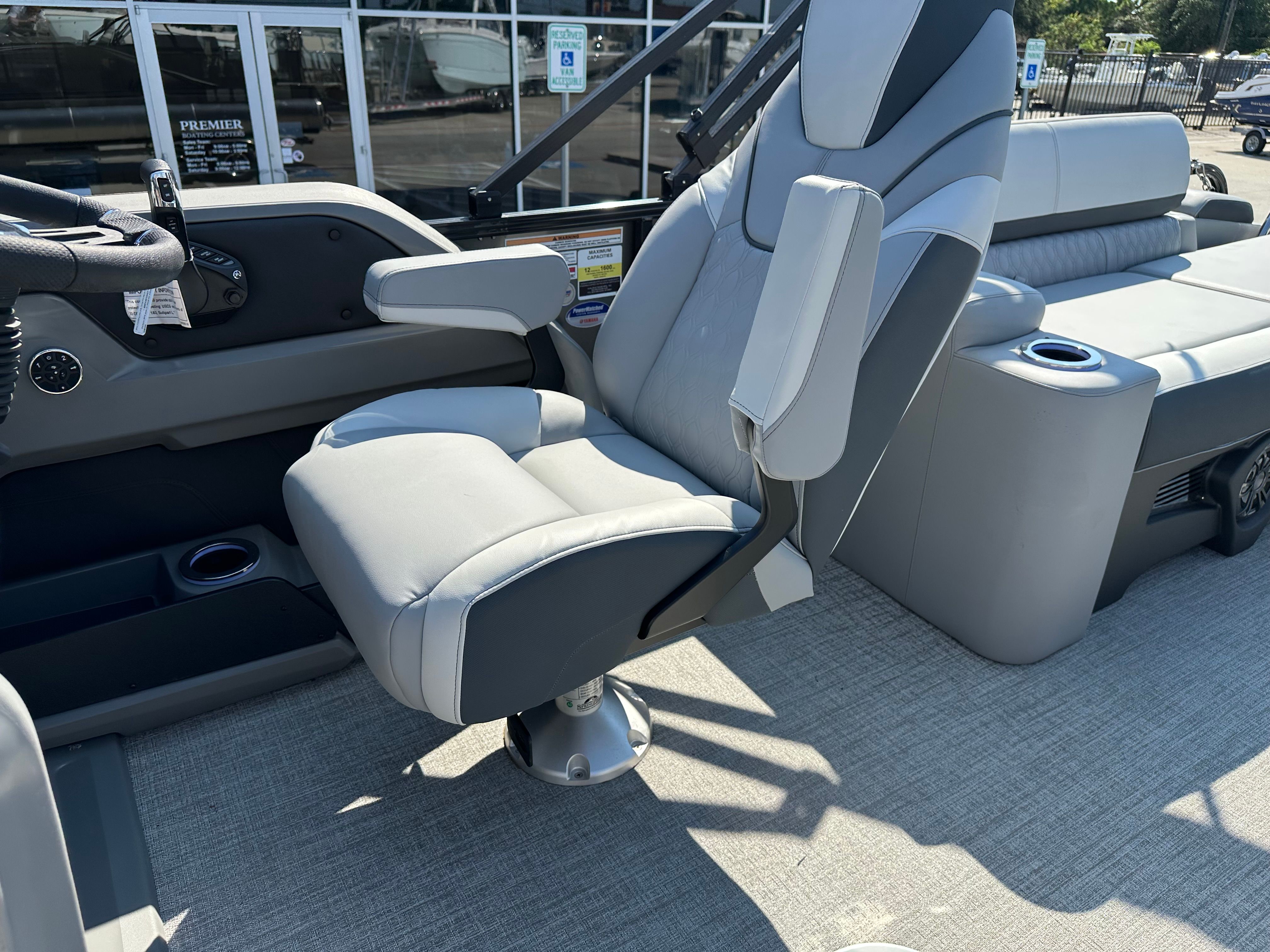 2025 Avalon LSZ Quad Lounge Shift - 23' - 24