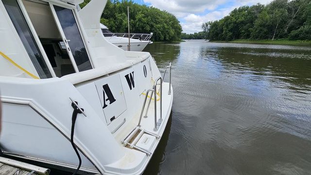 1999 Carver 350 Mariner - 5