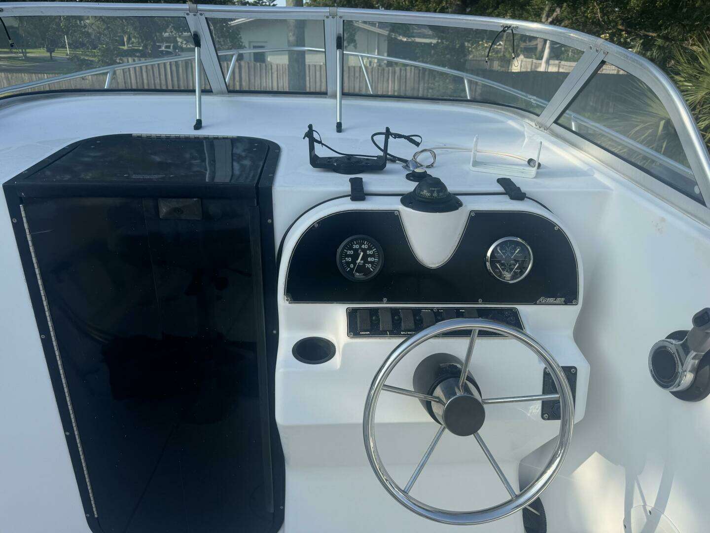 2004 Angler 220 Walkaround - Image 8