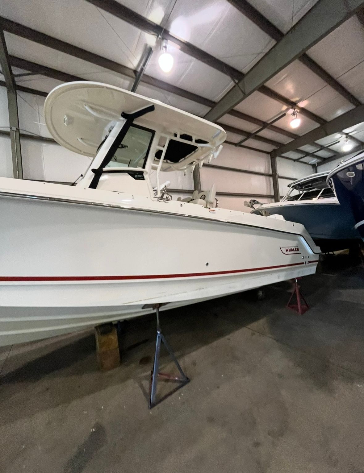 2024 Boston Whaler 250 Outrage