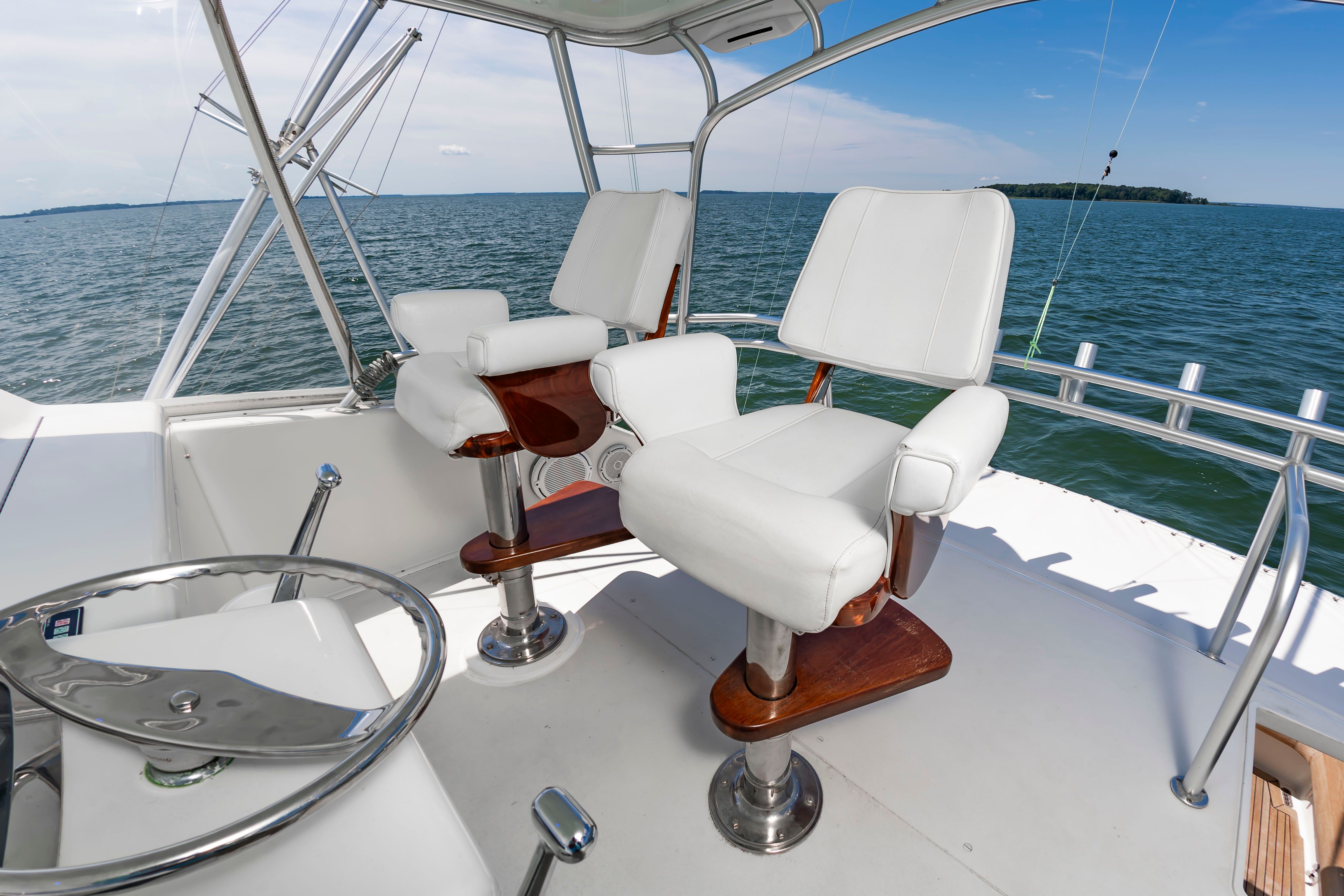 1999 Viking 55 Convertible - 13