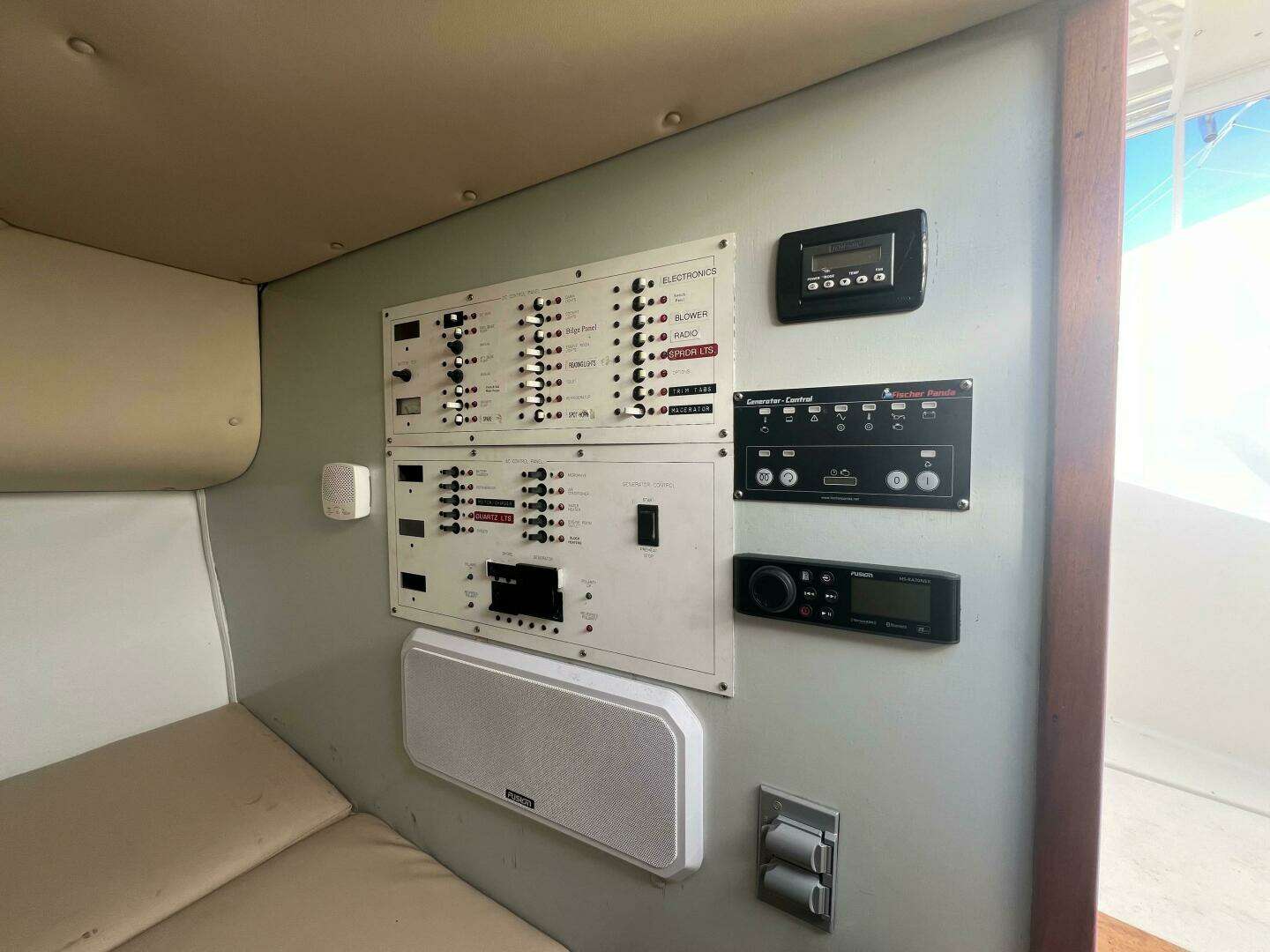1998 Jersey Cape 36 Express - Image 10
