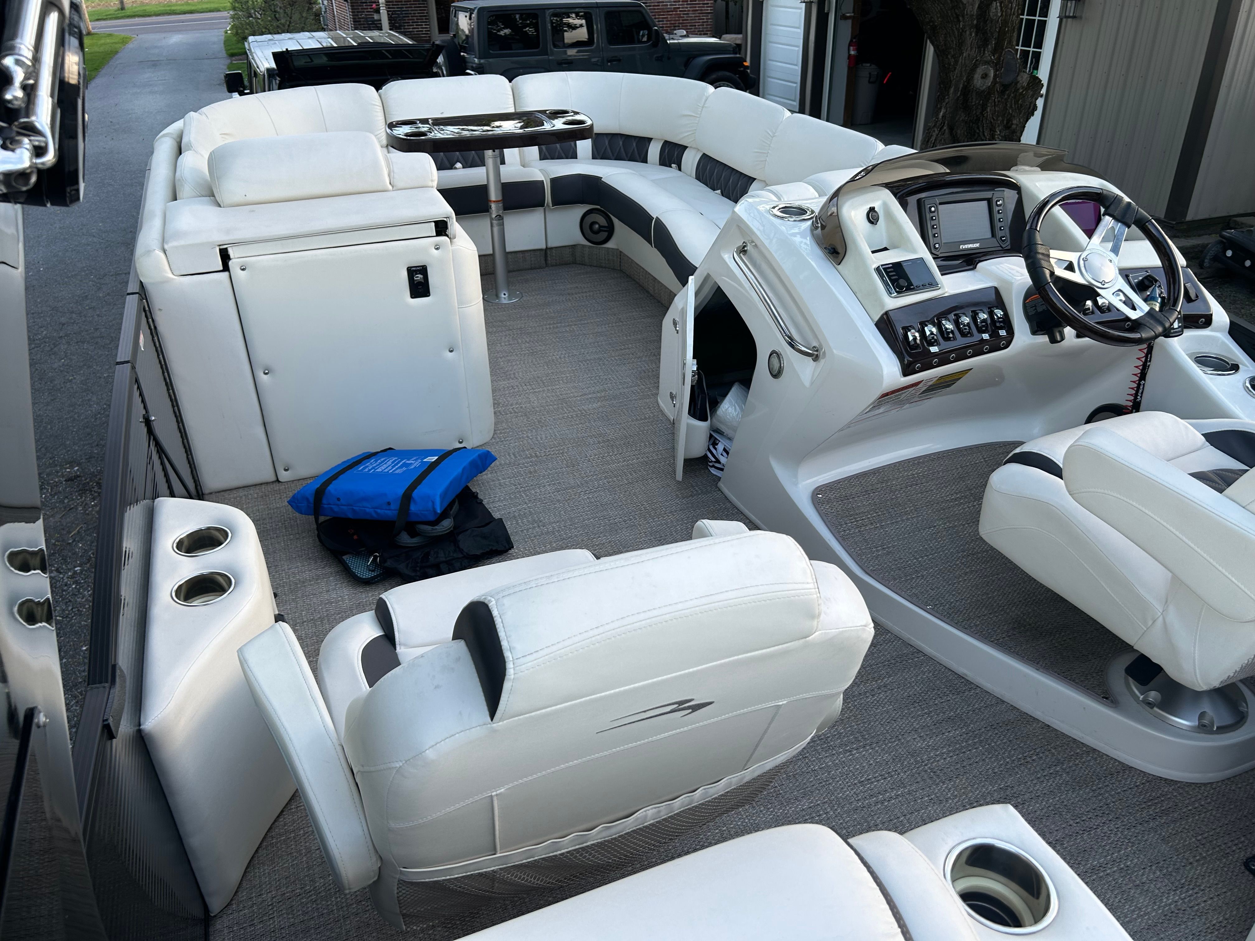 2017 Bennington 25 QX - 43
