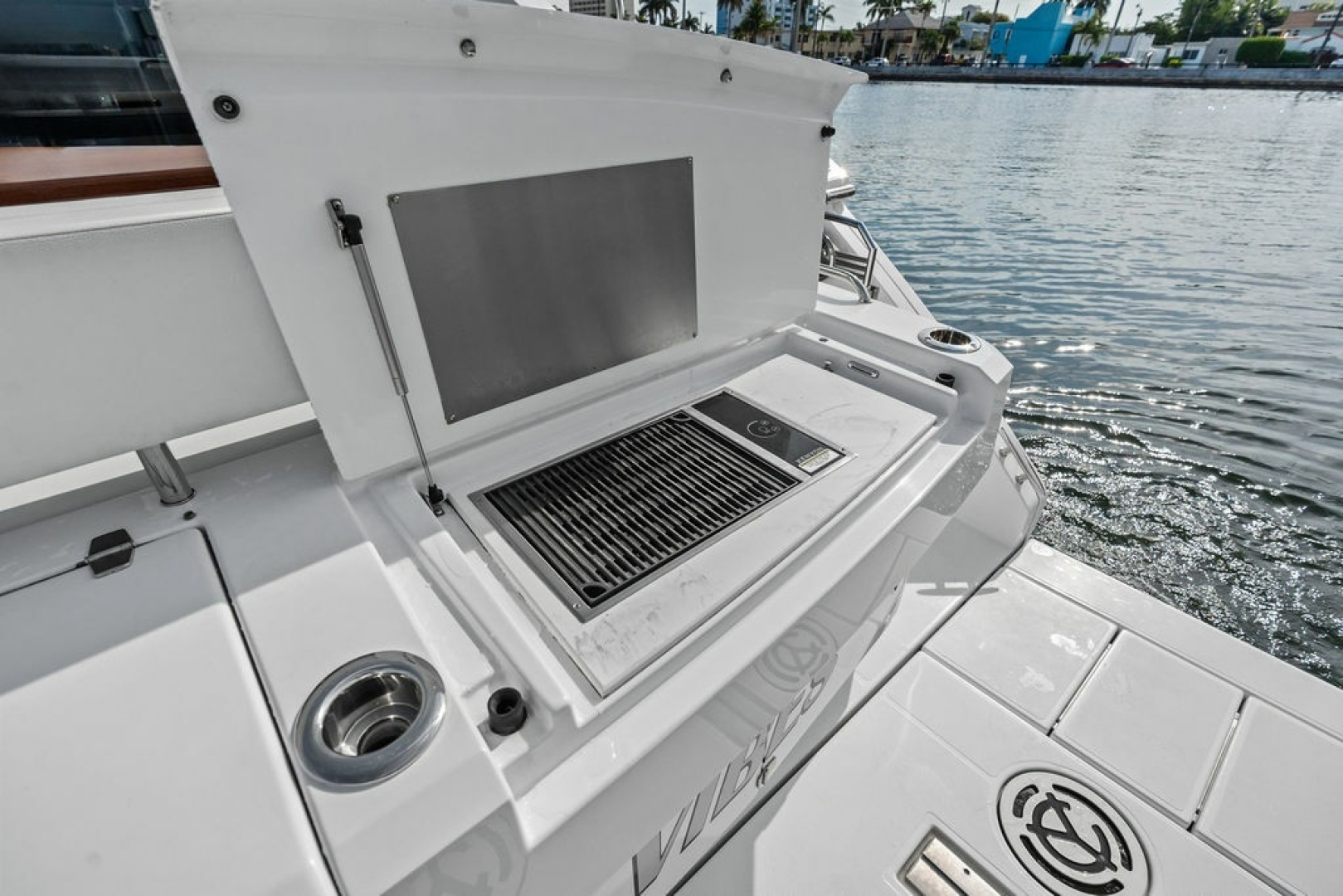 2022 Cruisers Yachts 46 CANTIUS - Image 16