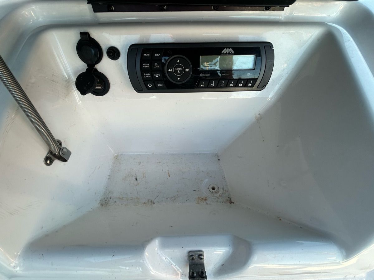 2018 Yamaha Boats AR195 - 12