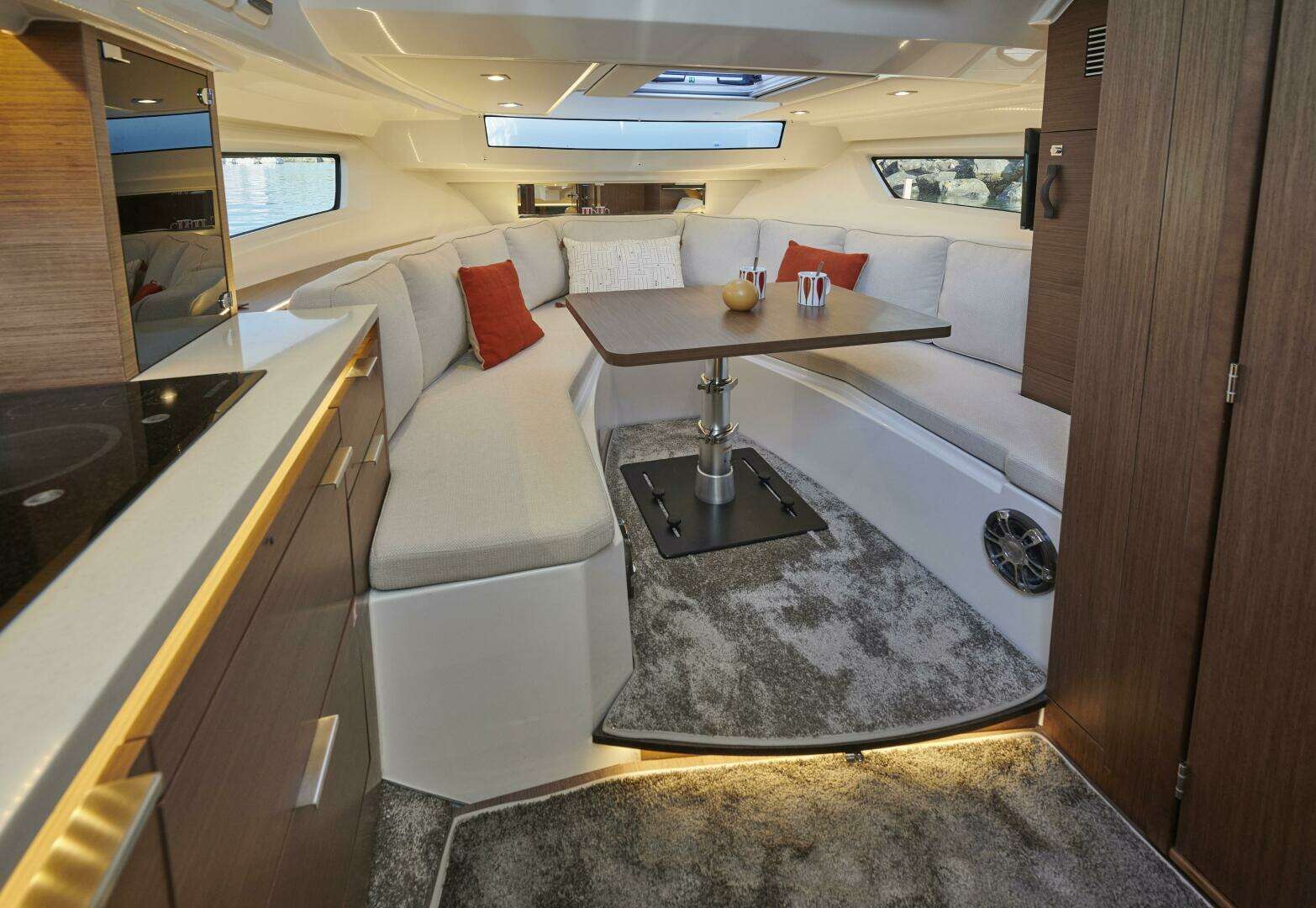 2026 Jeanneau Leader 10.5 WA - Image 9
