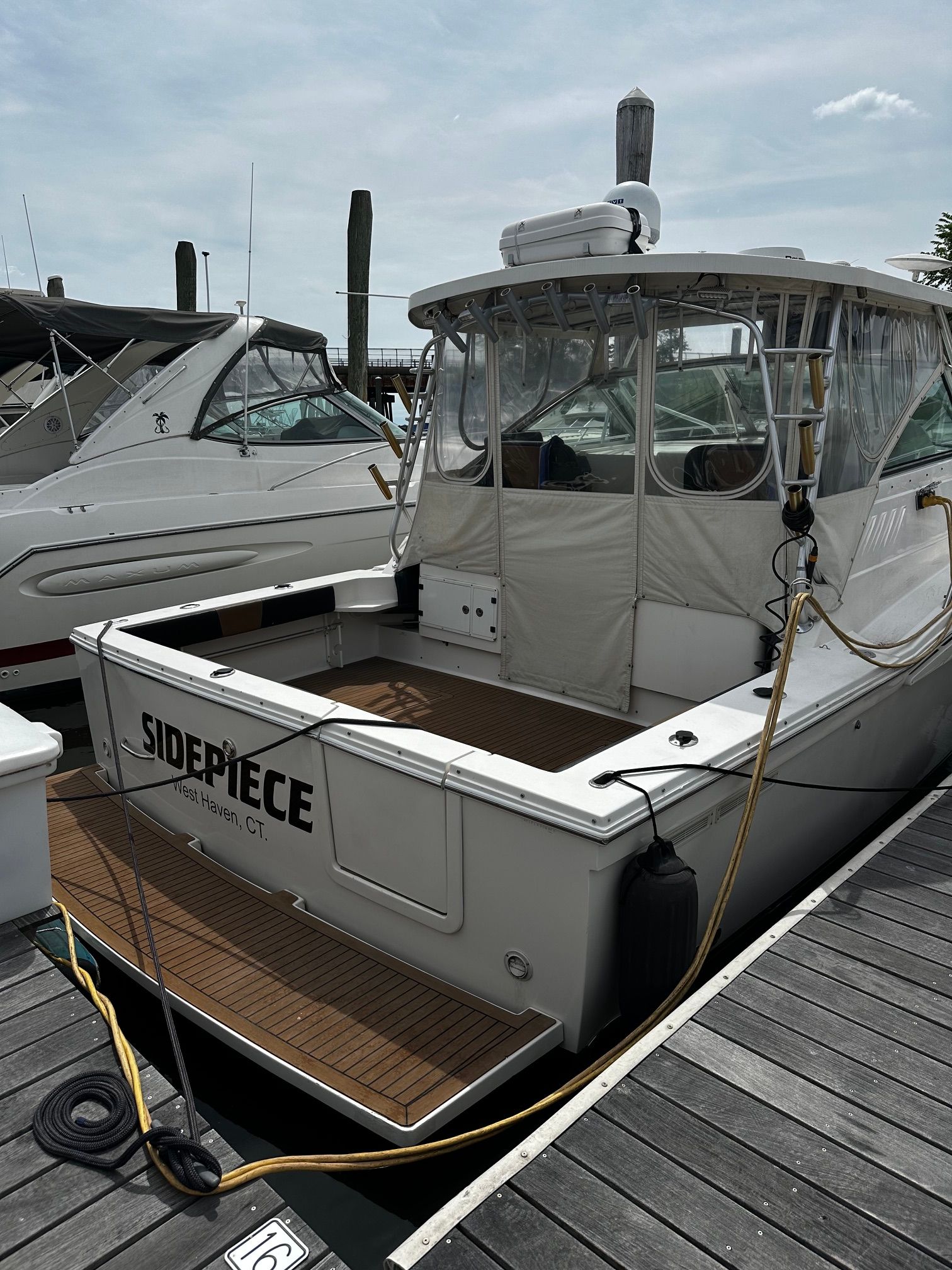 2005 Wellcraft 330 Coastal