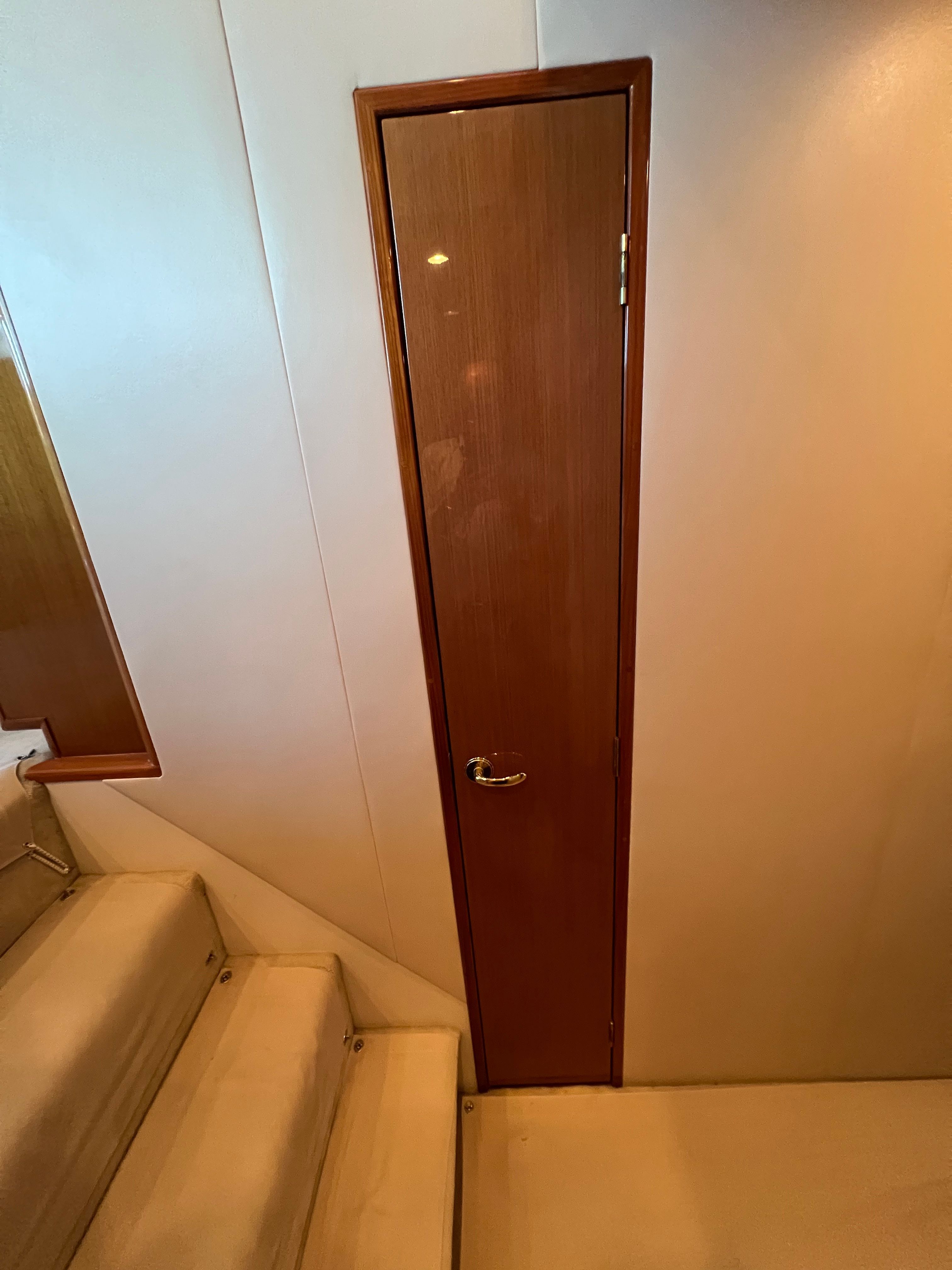2002 Viking 61 Enclosed Bridge - 73