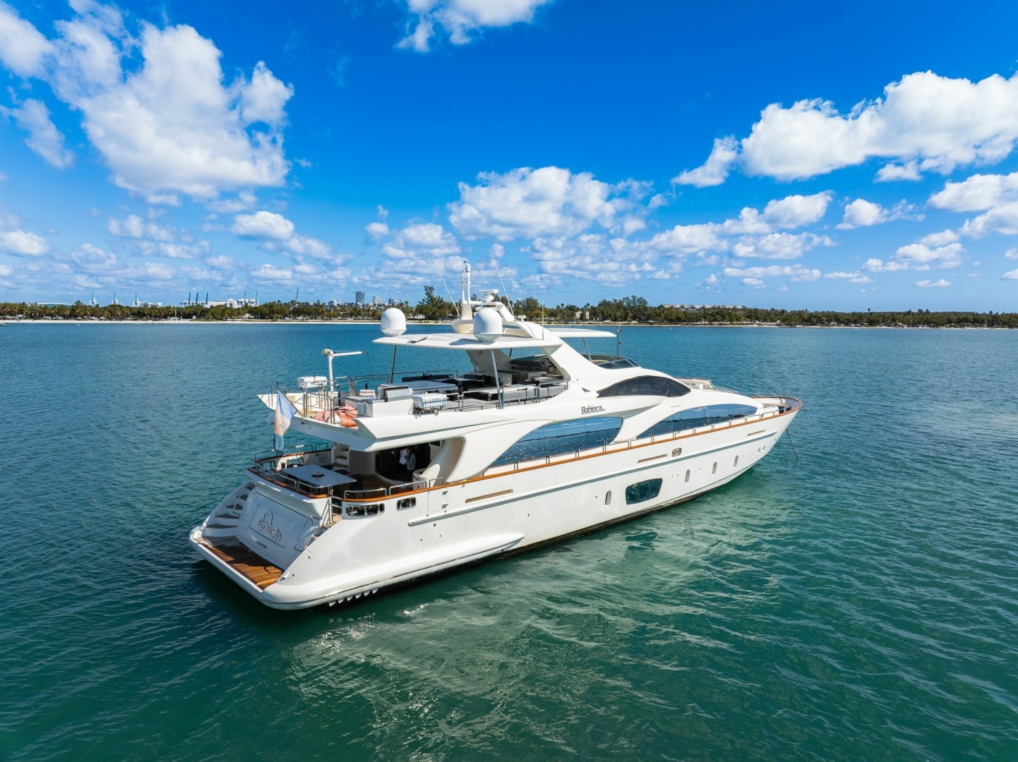 2005 Azimut 105 - Image 2