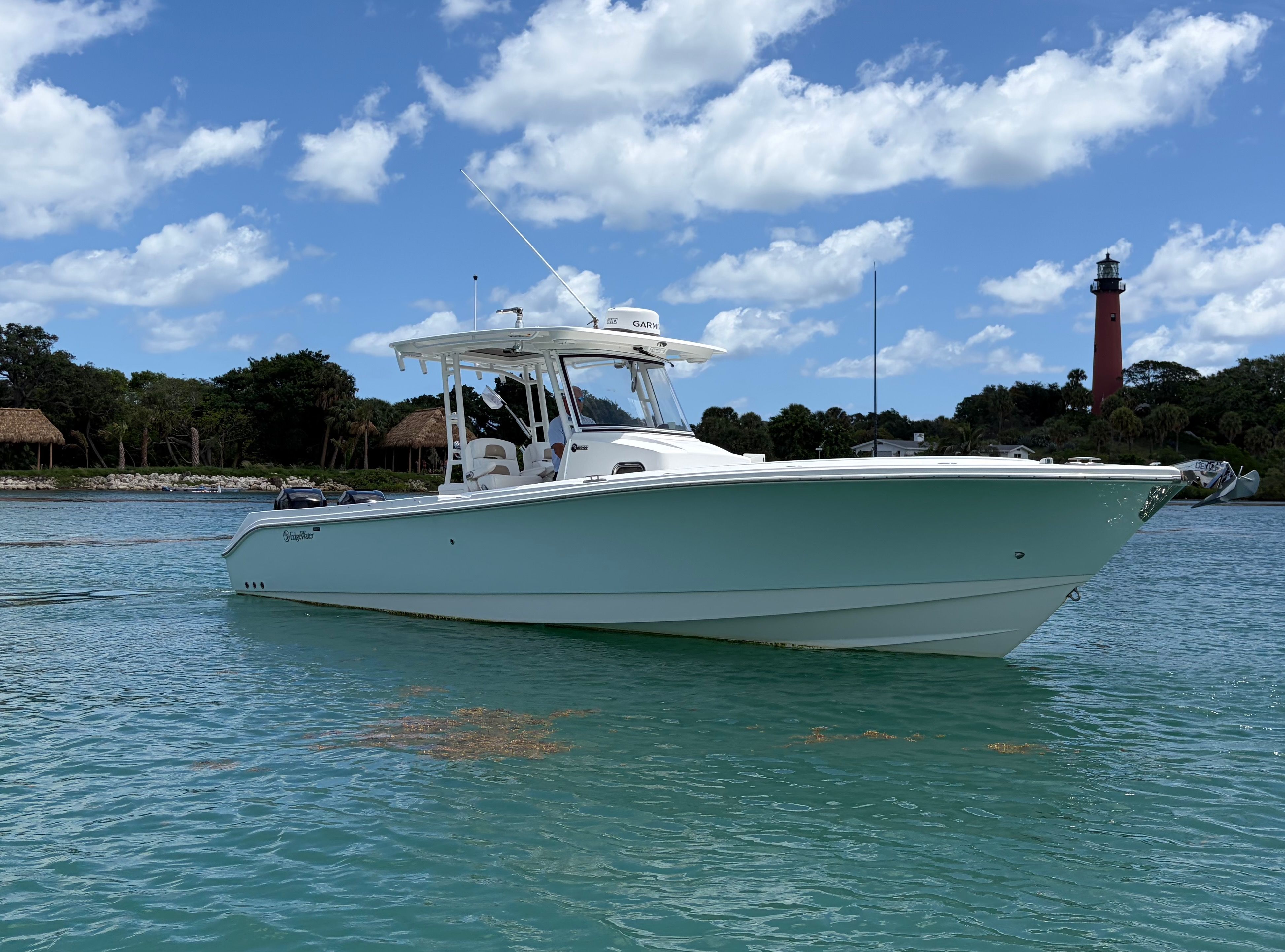 2017 Edgewater 320 CC - 2