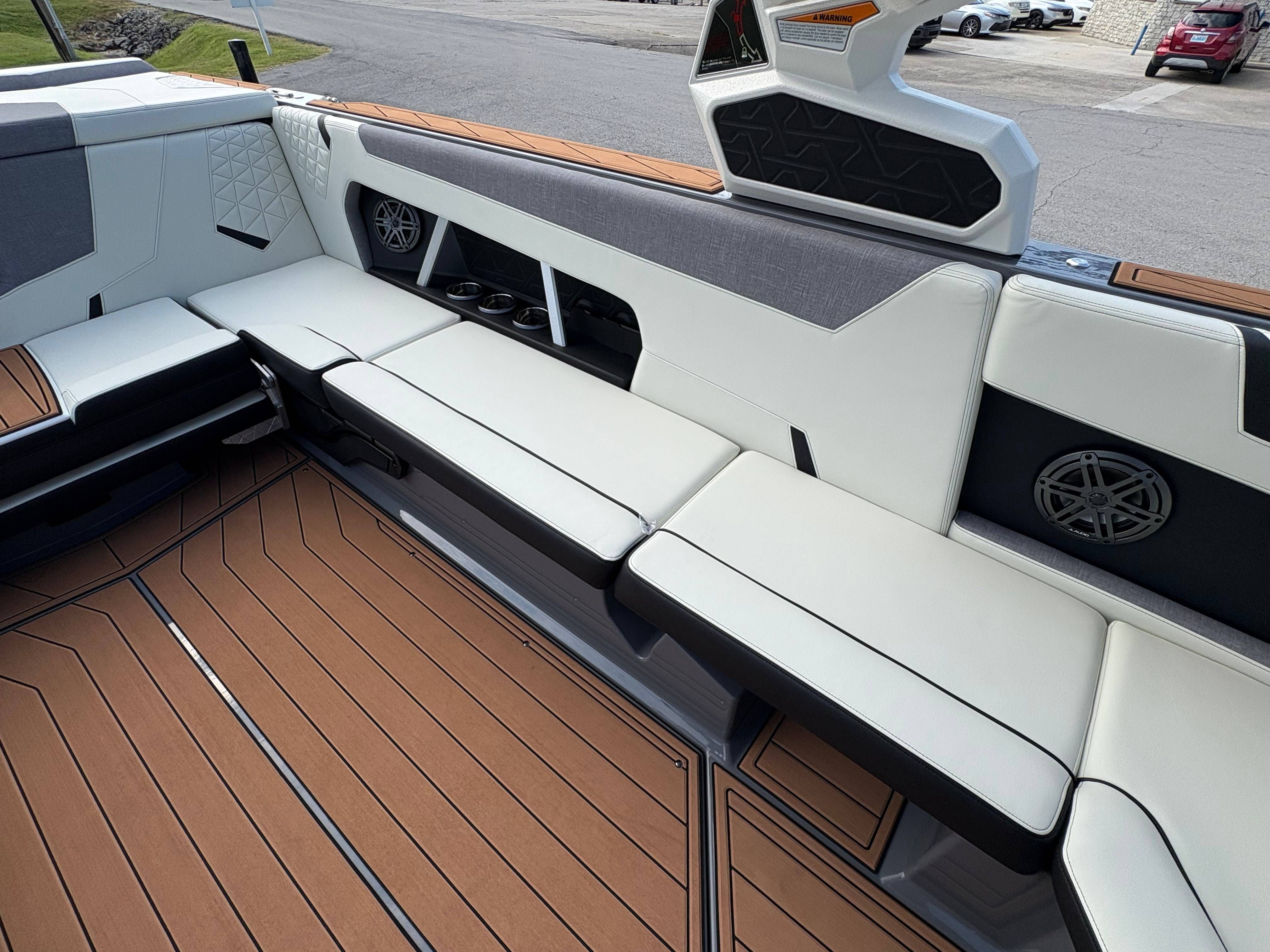 2026 Nautique GS24 - 19