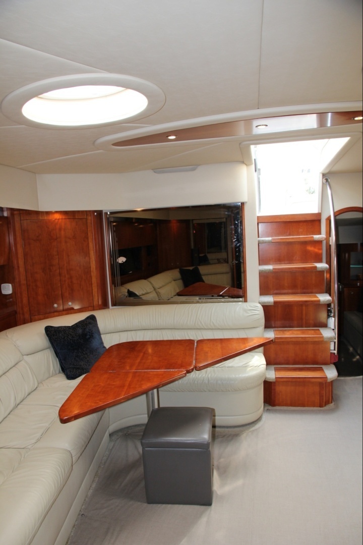 2007 Cruisers Yachts 520 EXPRESS - Image 8