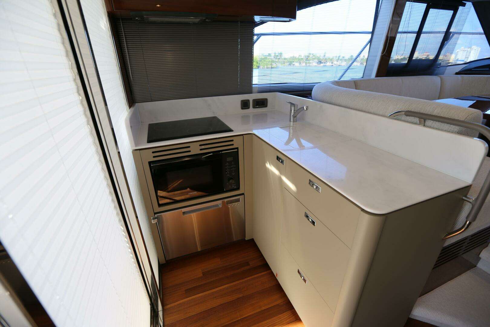 2024 Princess Princess F45 - Image 23
