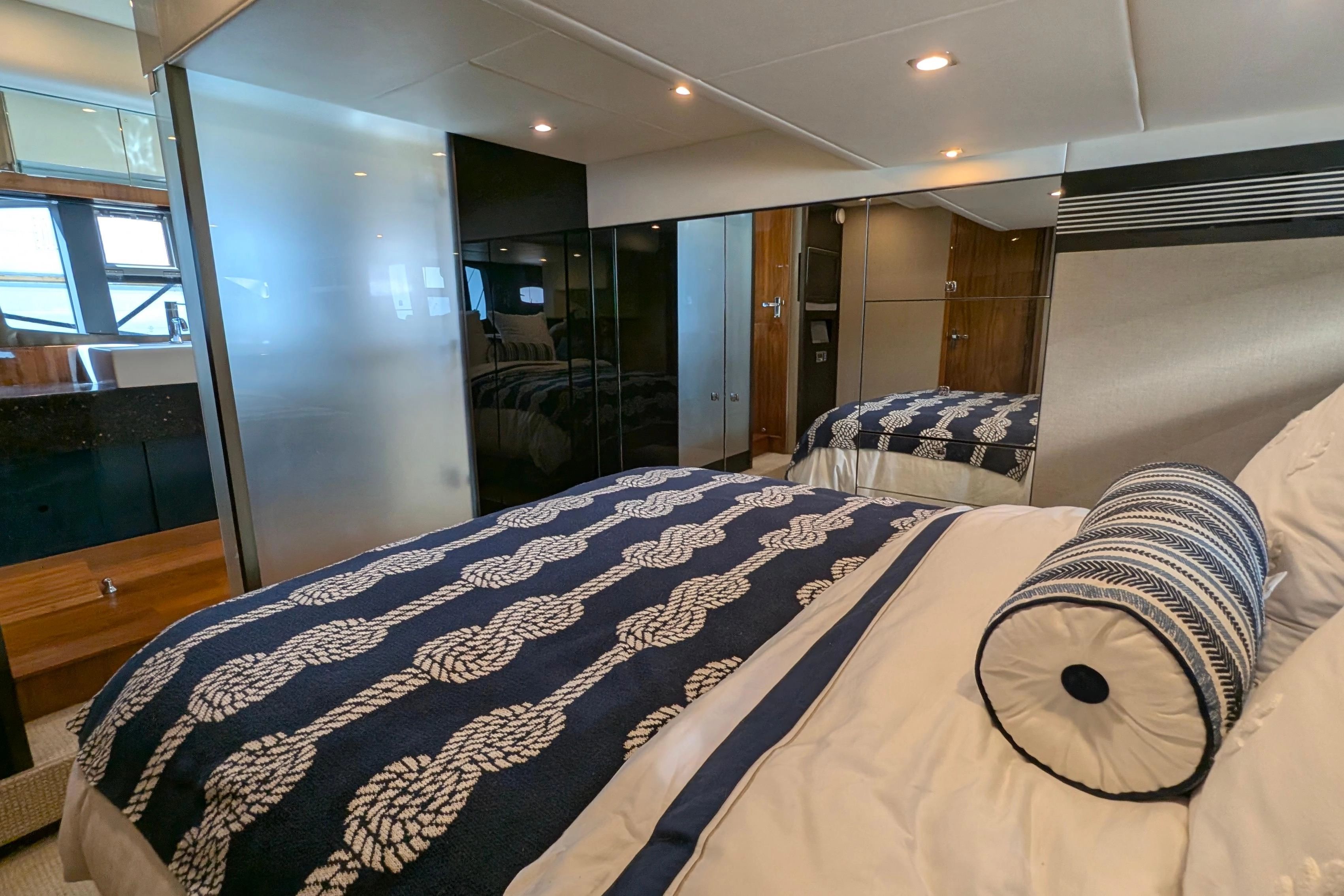 2010 Fairline Squadron - 43