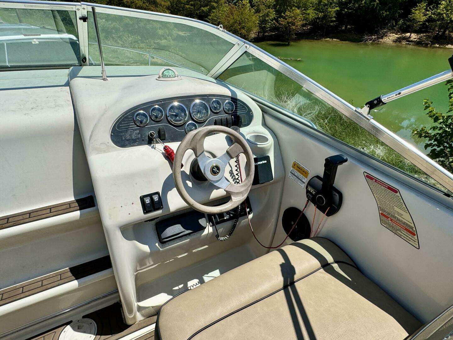 1999 Sea Ray 215 Express Cruiser - Image 27