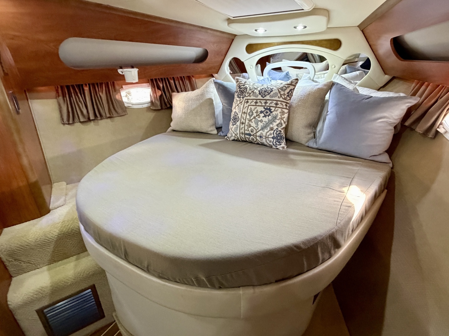 2007 Rinker 350 Express Cruiser - Image 51