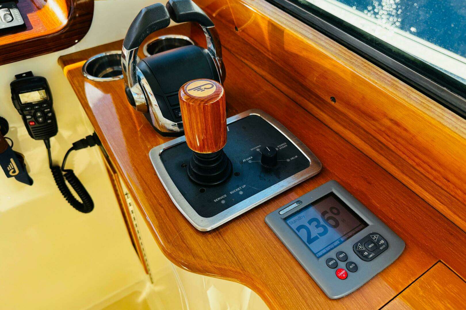 2012 Hinckley Picnic Boat MKIII - Image 25