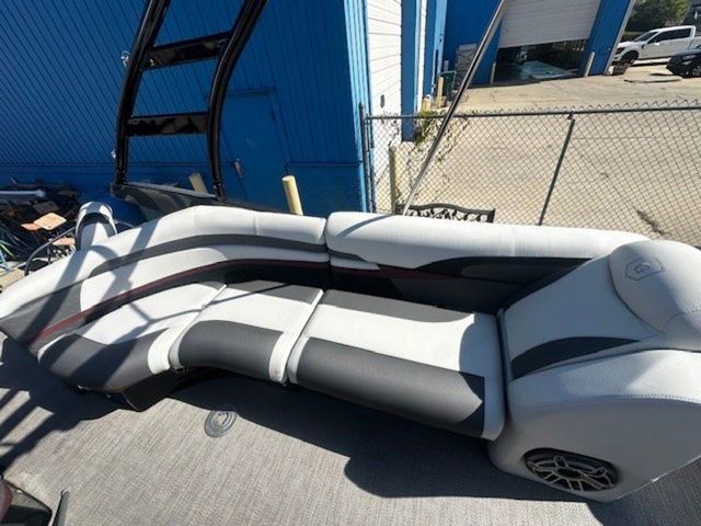 2023 Godfrey Marine Aqua Patio 250 Express - 4