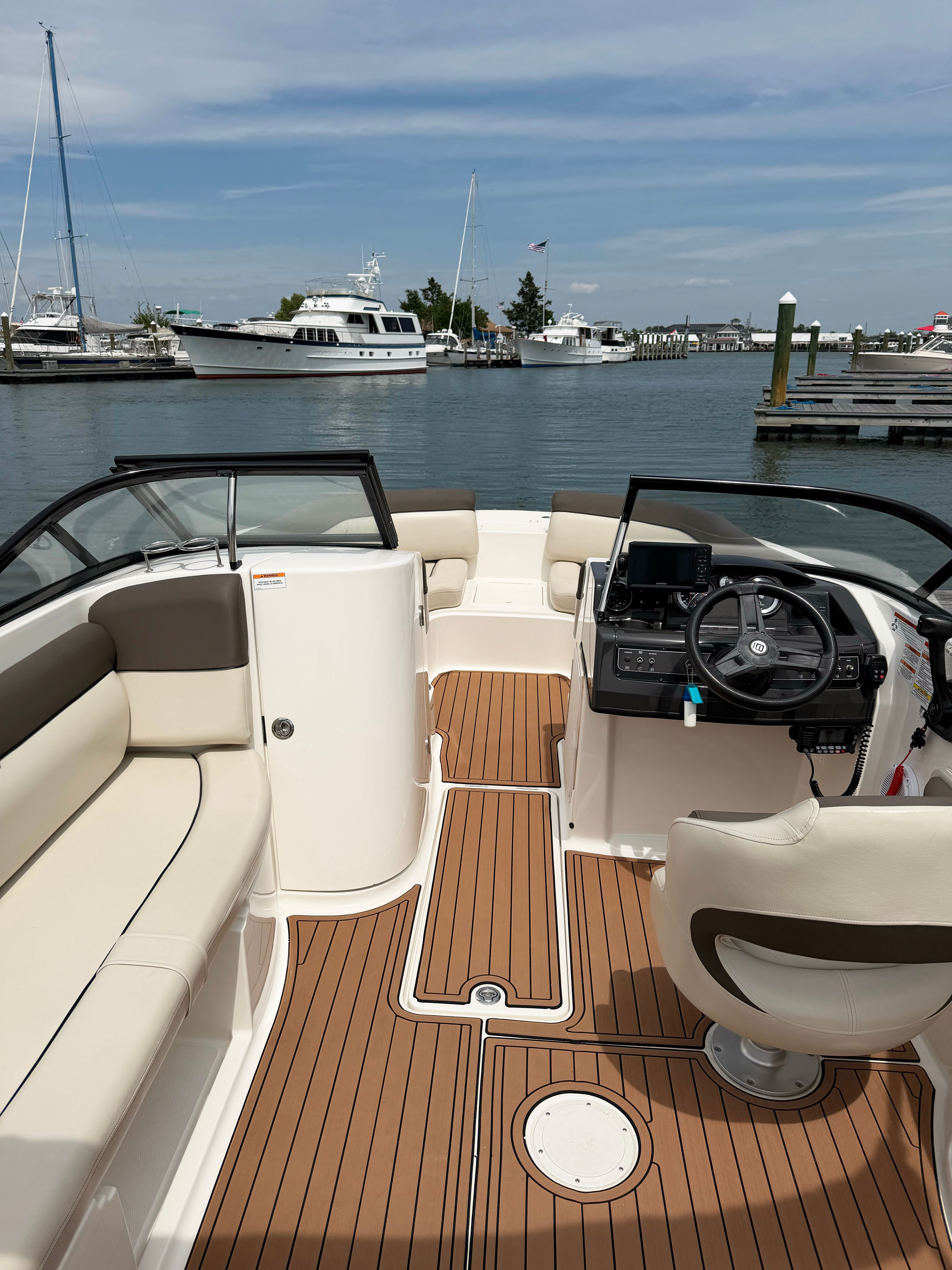 2018 Bayliner 210 Deck Boat - 2