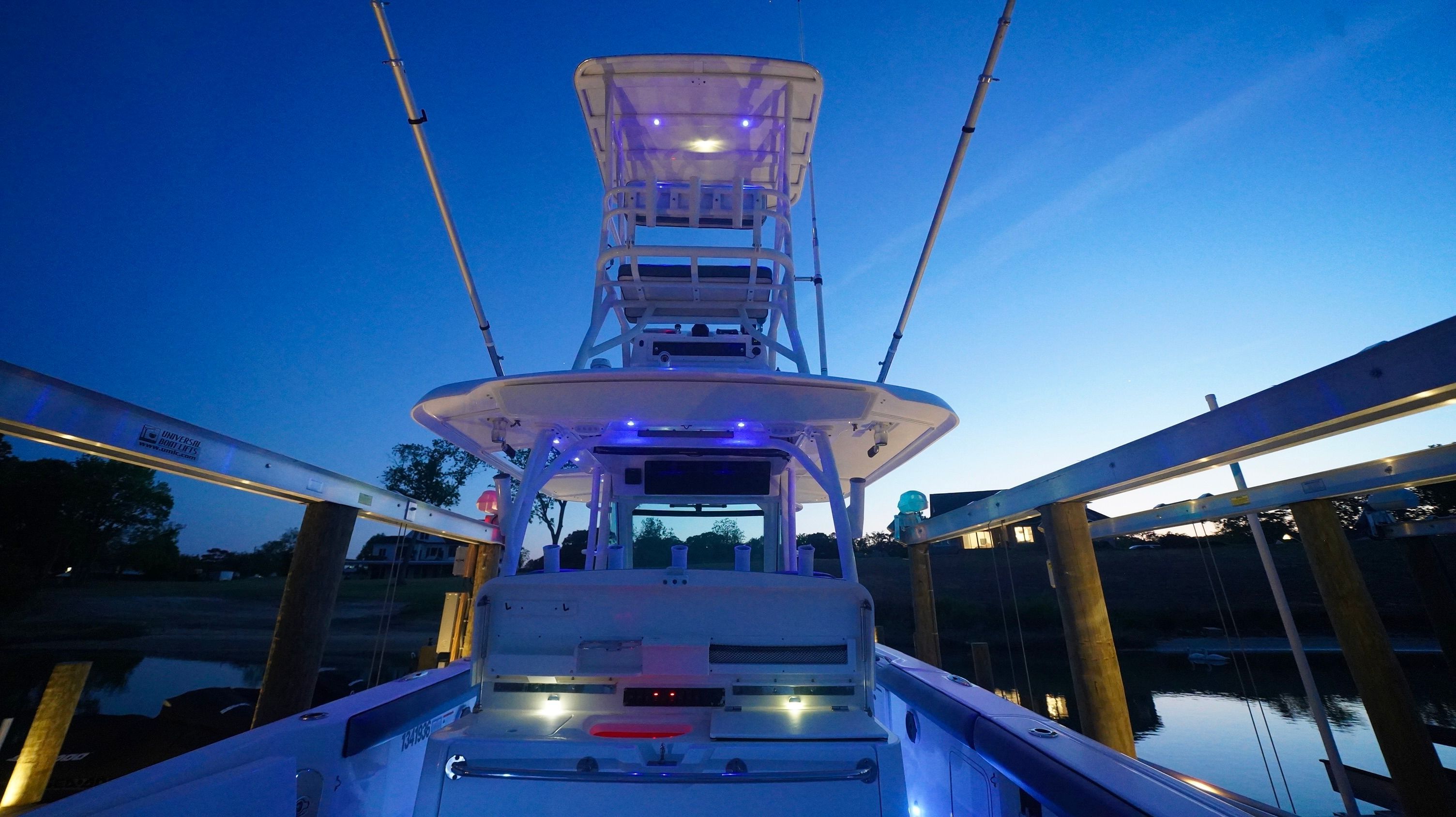 2013 Boston Whaler 350 Outrage - 210