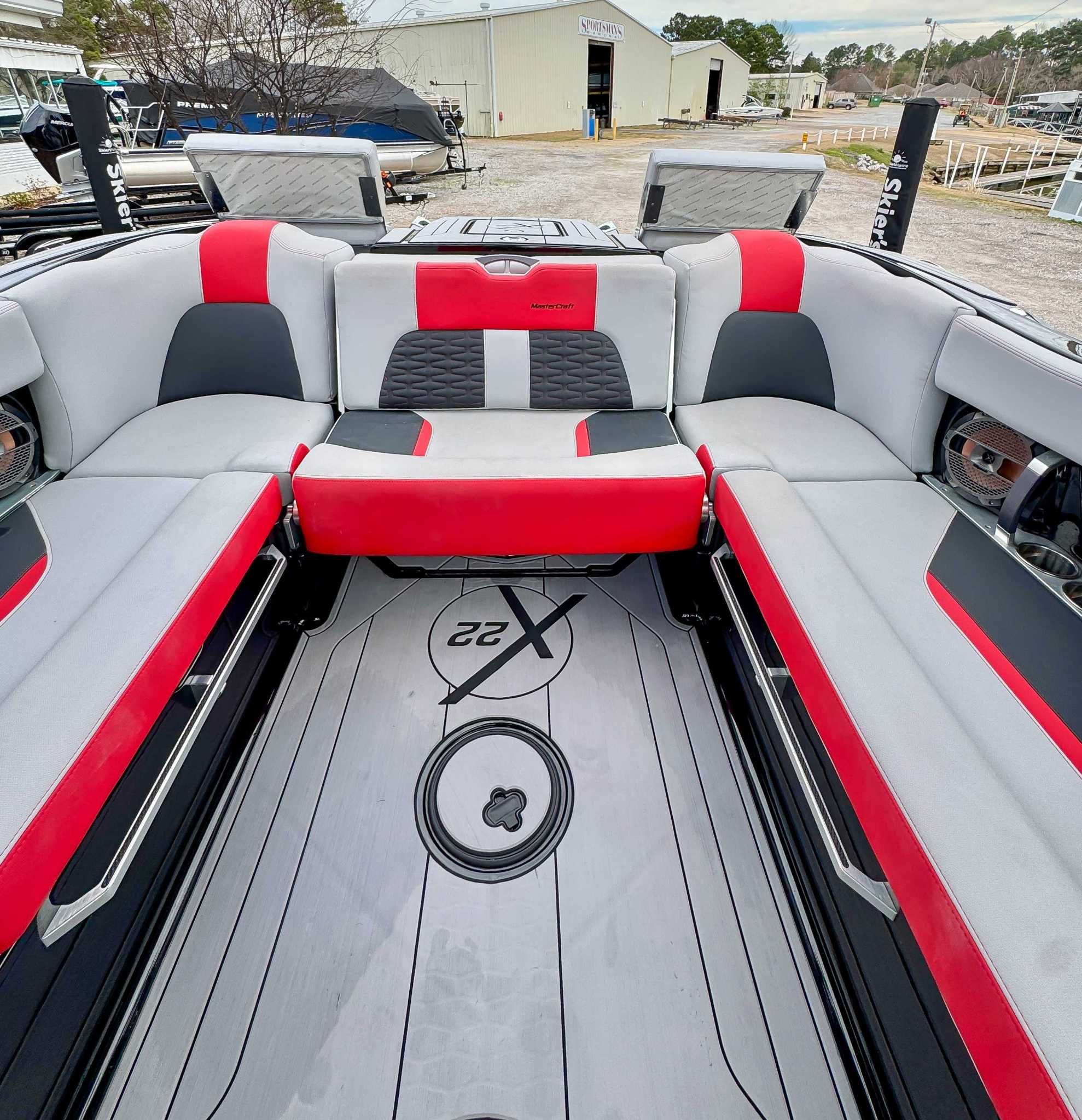 2022 MasterCraft X22 - 23