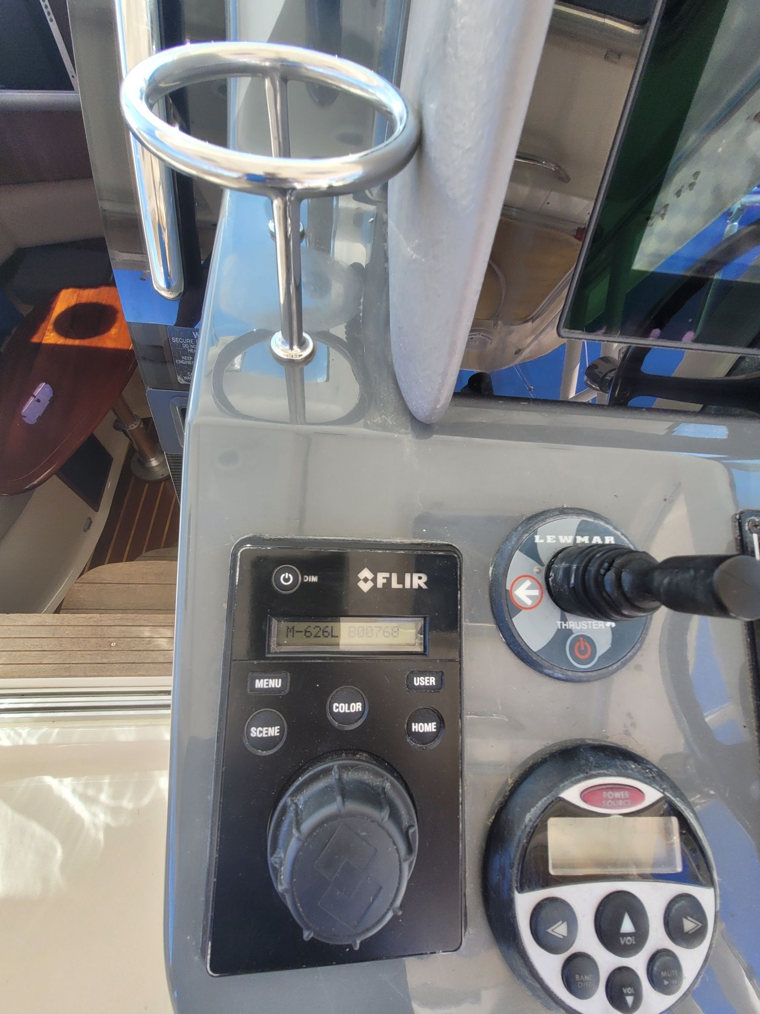 2009 Pursuit OS 375 Offshore - 20