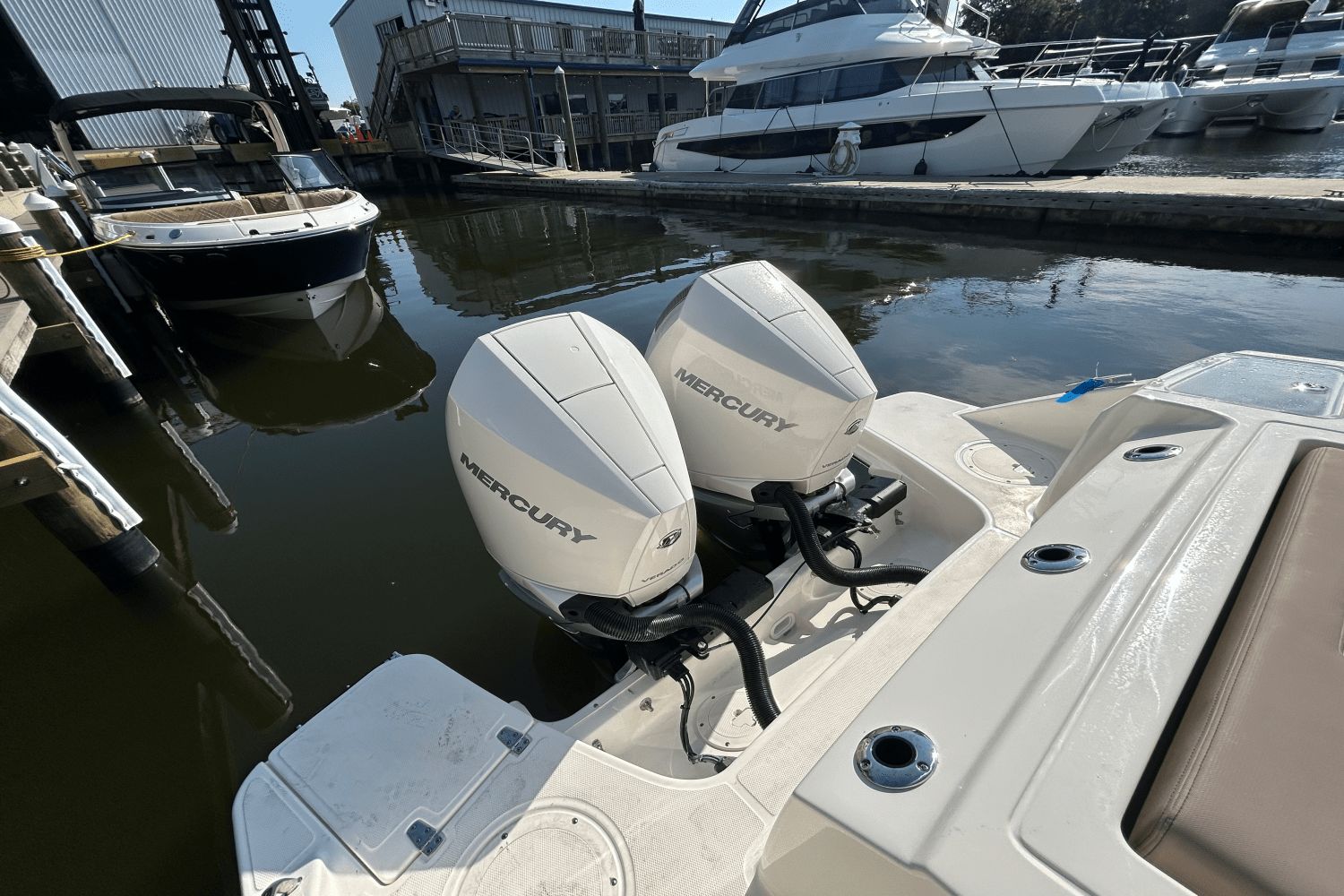 2026 Boston Whaler 280 Vantage - 11