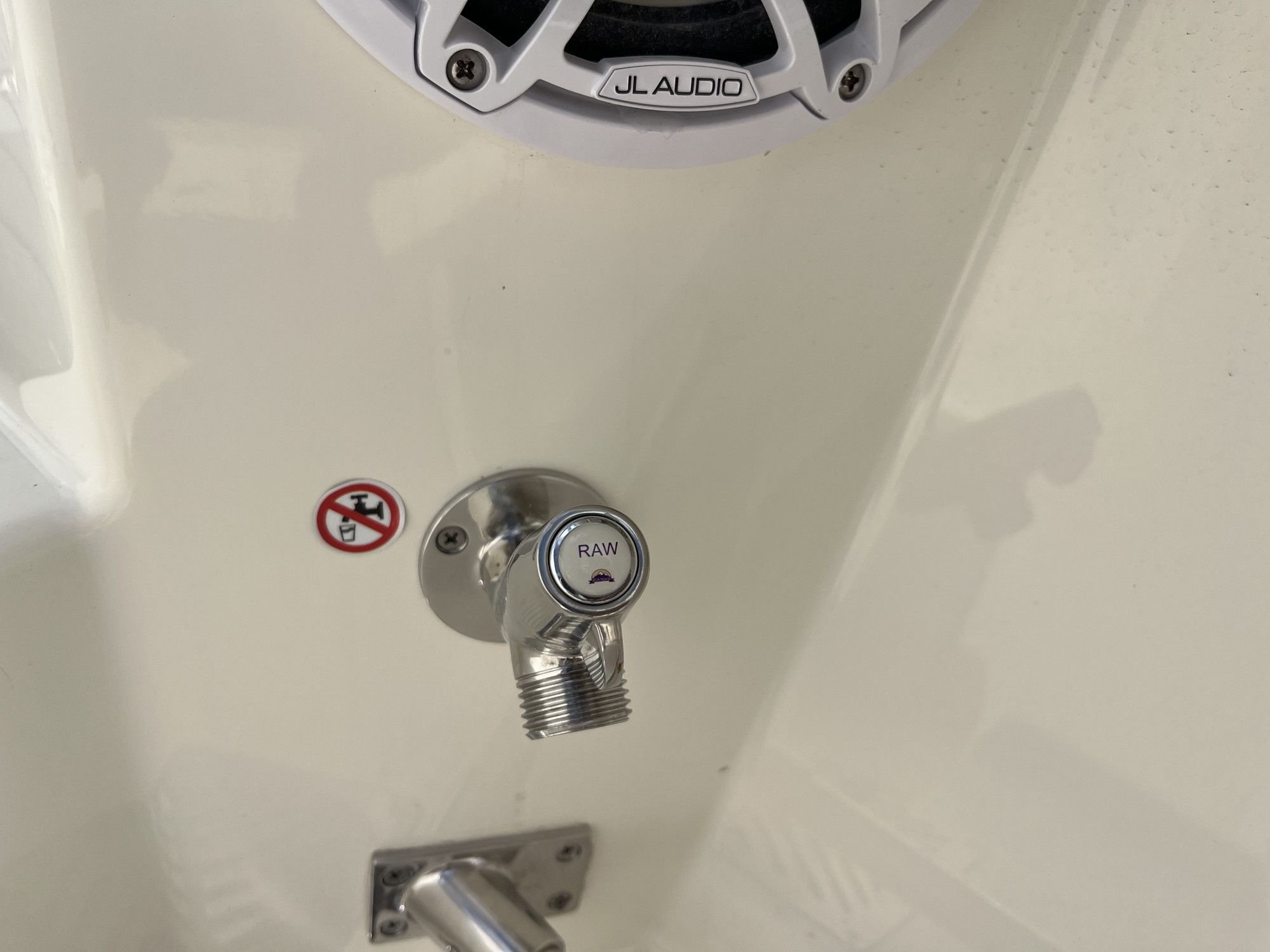 2026 Cobia 305 Center Console - 37