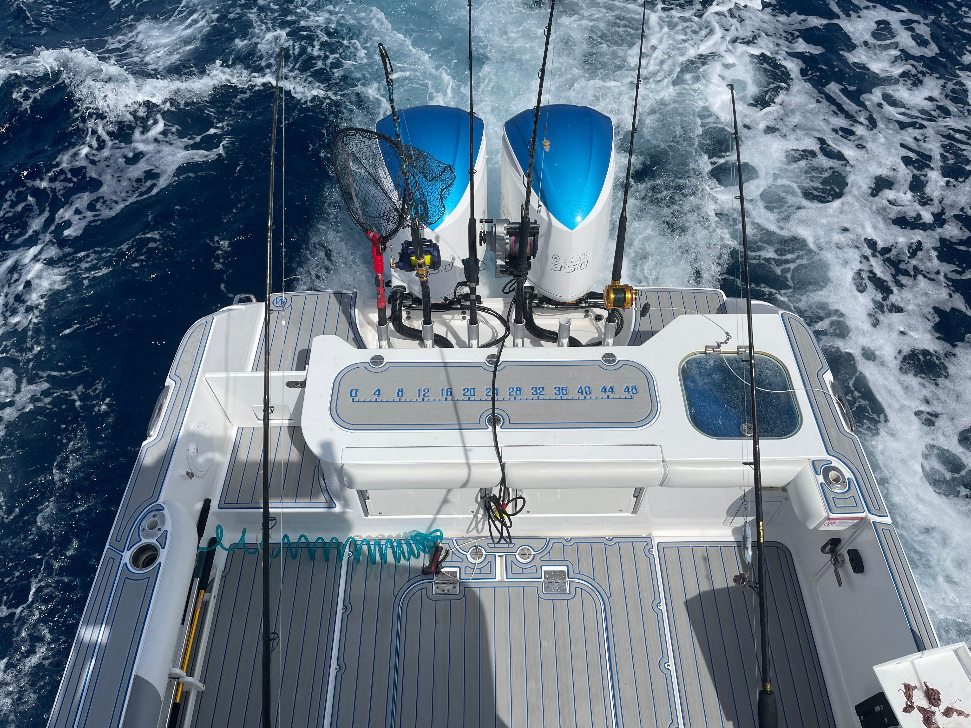 2017 Everglades 325 Center Console - 41