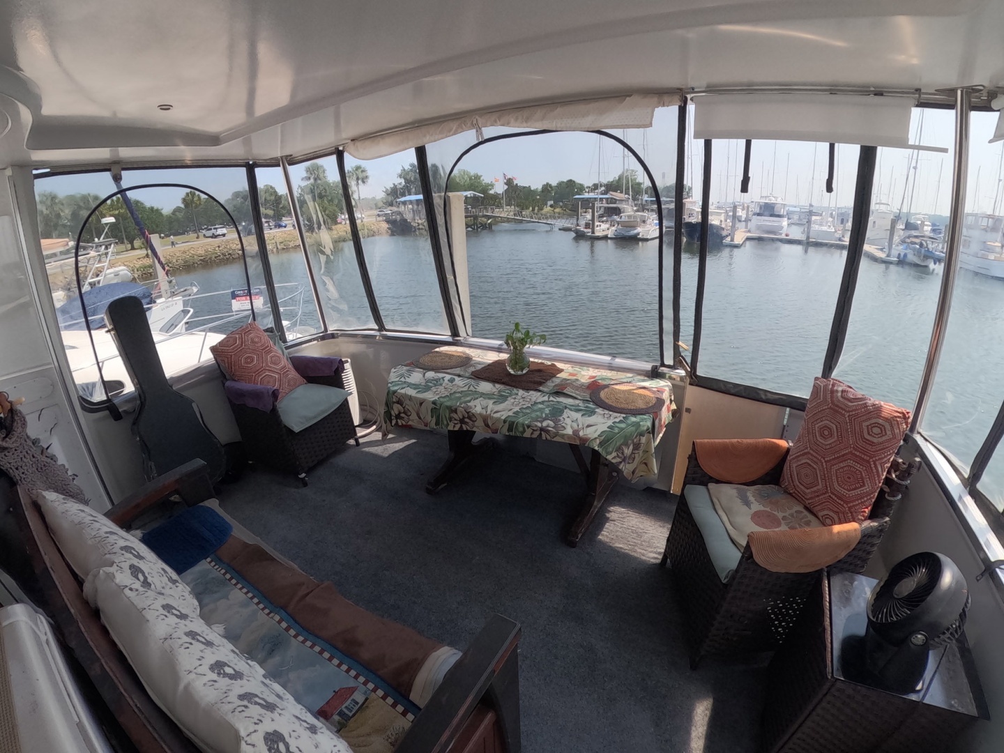 2000 Carver 406 Motor Yacht - Image 17