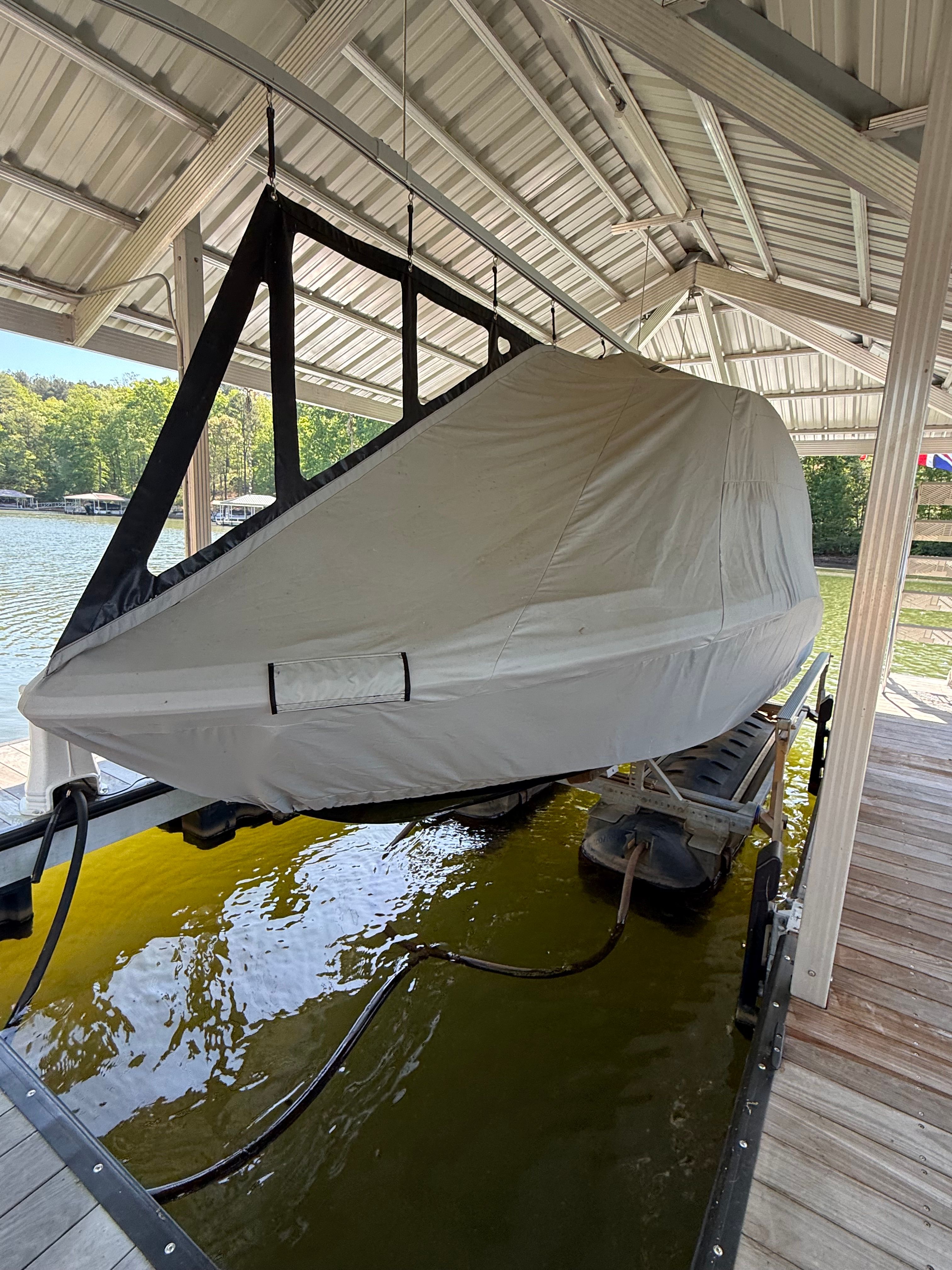 2022 Chaparral 23 SSi - 12