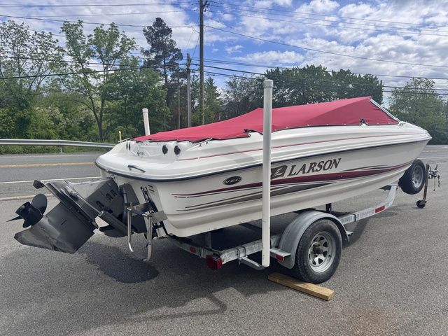 2004 Larson SEI 180 BOWRIDER 135HP W/Trailer - 2