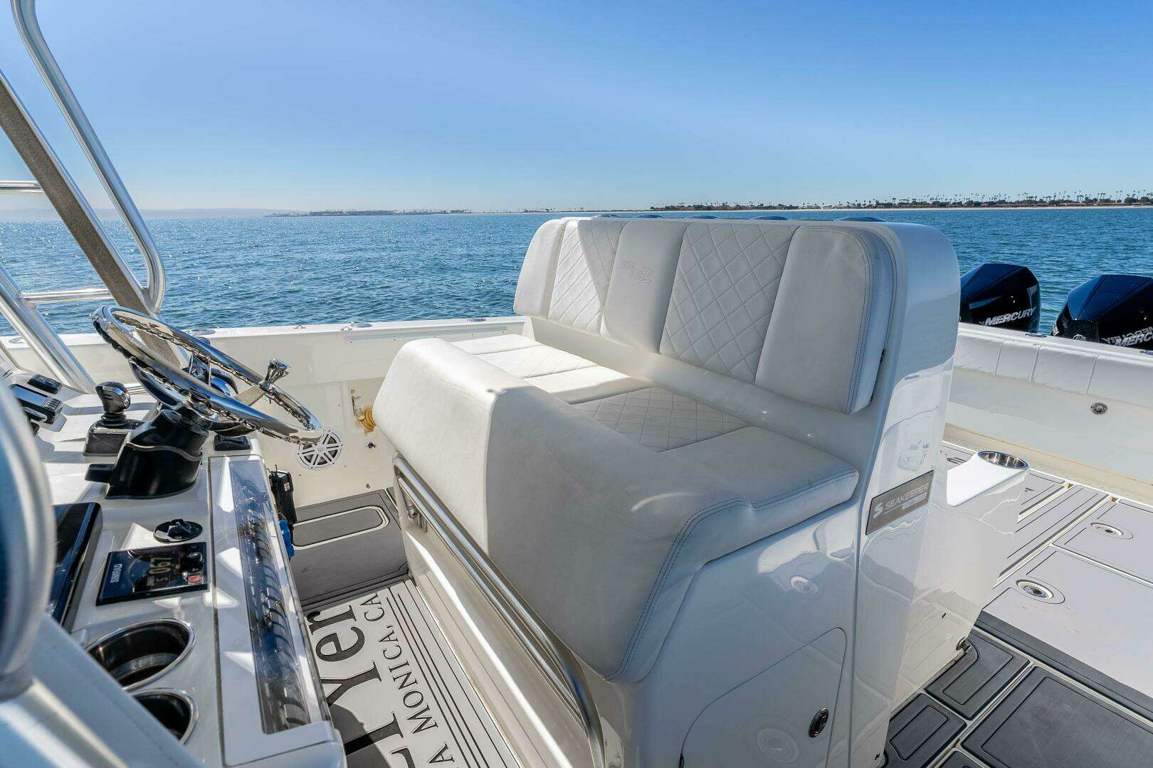 2018 SeaVee 370 Z - Image 15