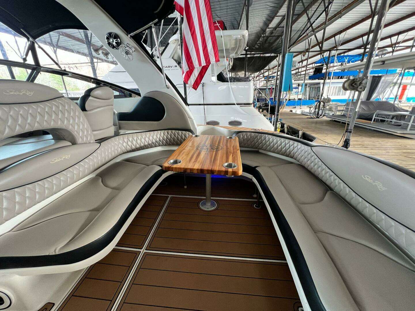 2002 Sea Ray 380 Sundancer - Image 11