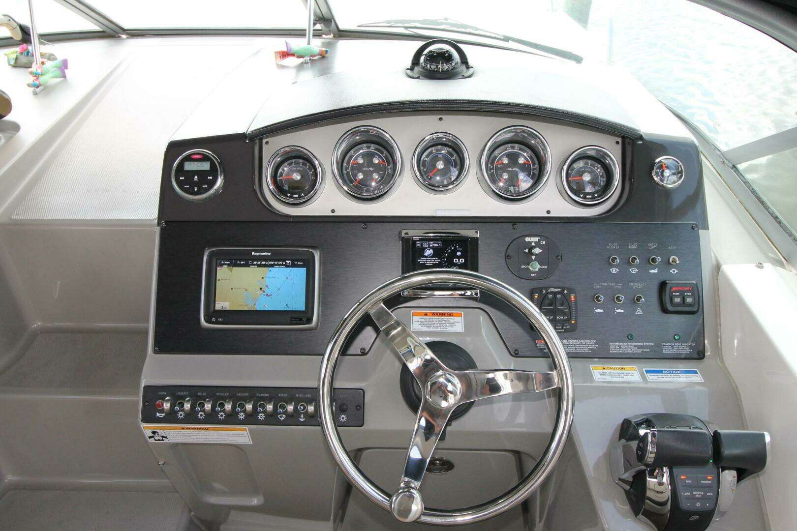 2015 Sea Ray 310 Sundancer - Image 9