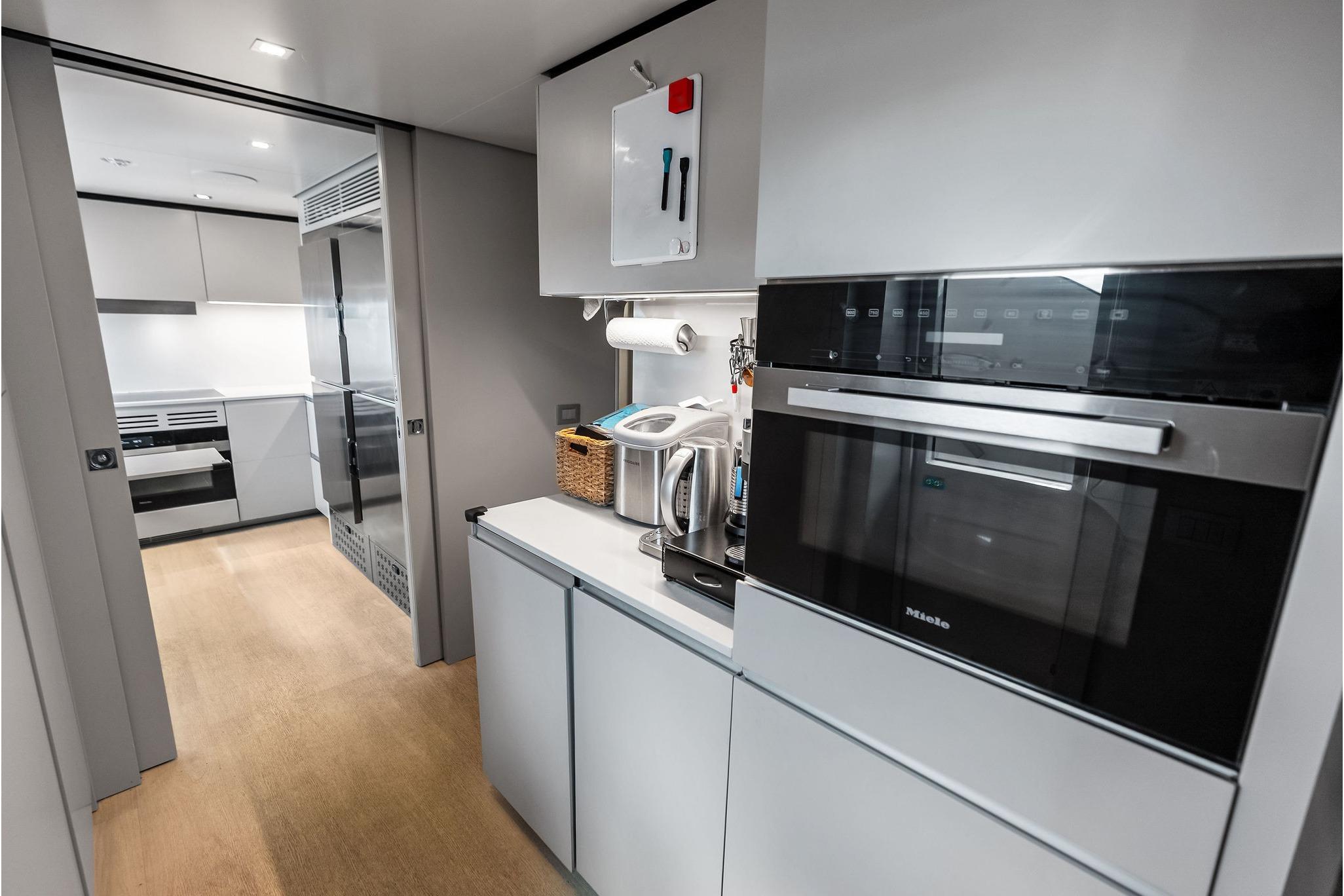 2023 Custom Line Navetta 33 - 69